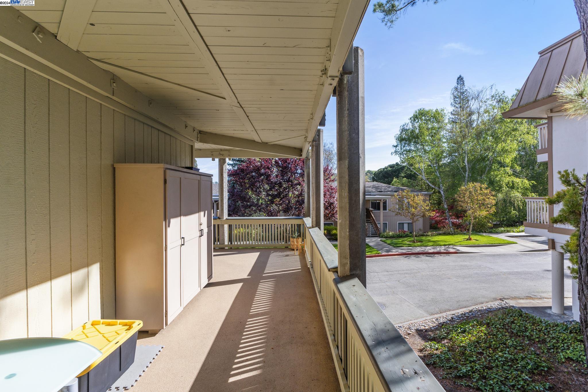 Detail Gallery Image 29 of 36 For 1301 Canyonwood Ct #8,  Walnut Creek,  CA 94595 - 2 Beds | 2 Baths