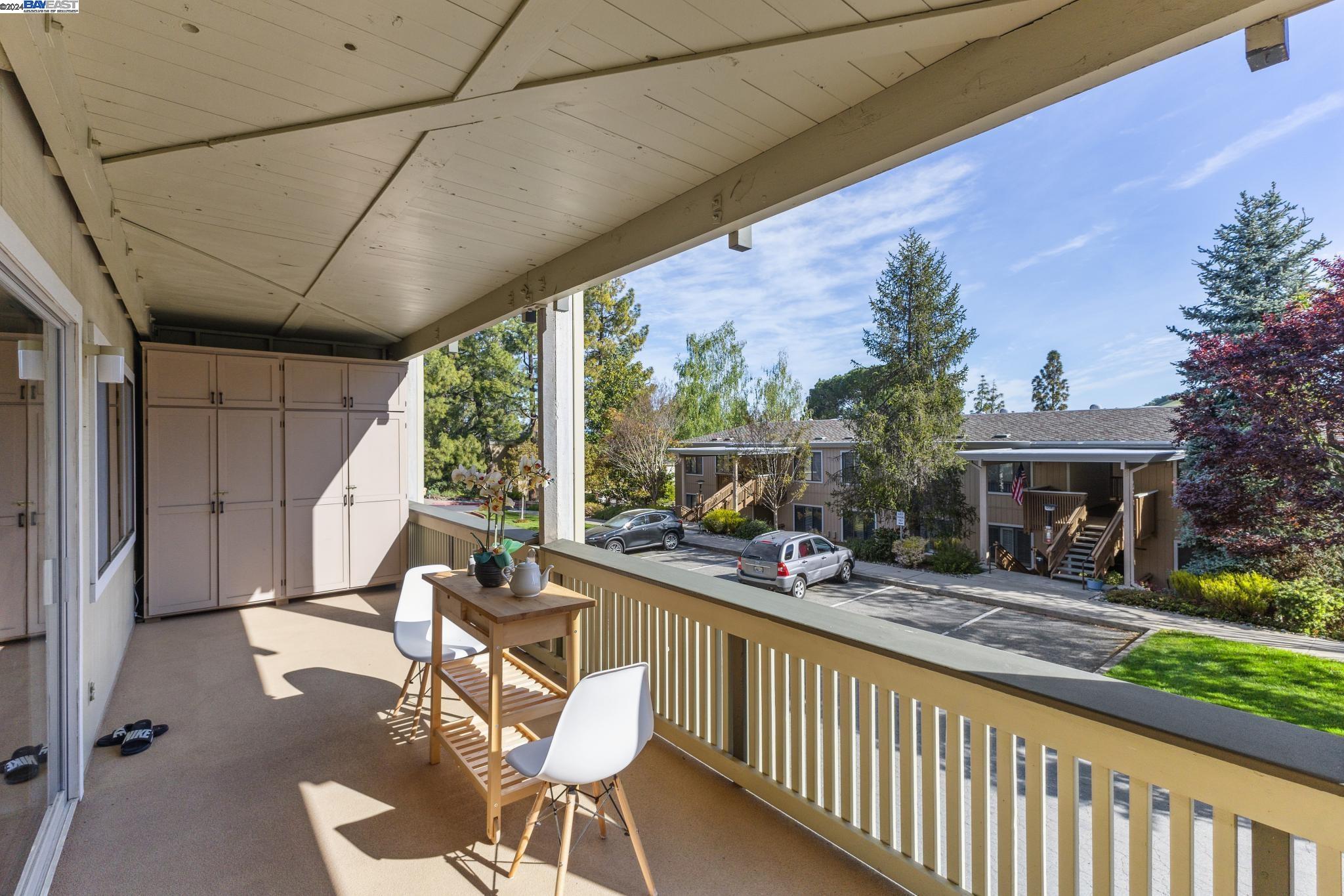 Detail Gallery Image 30 of 36 For 1301 Canyonwood Ct #8,  Walnut Creek,  CA 94595 - 2 Beds | 2 Baths