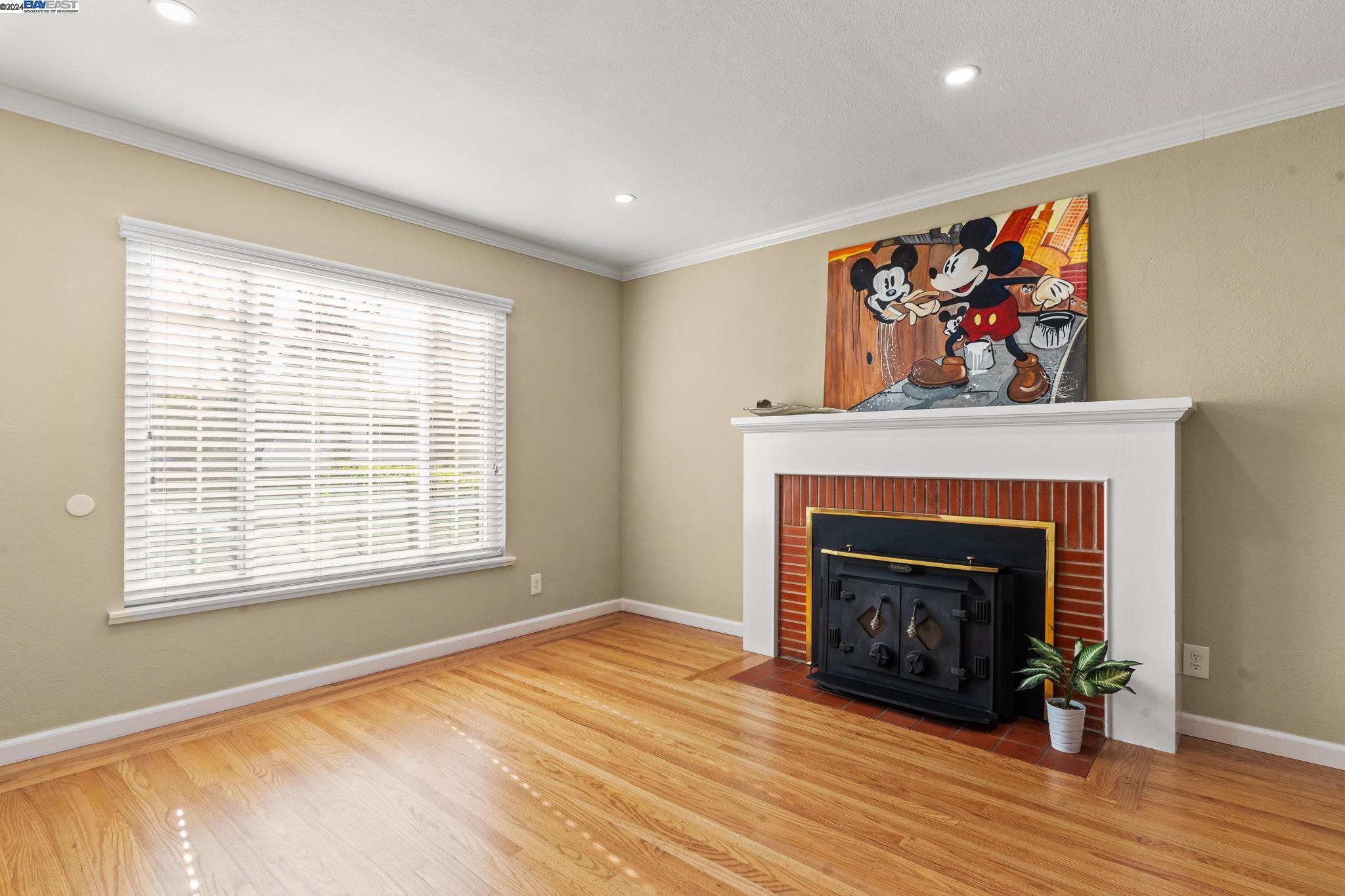 Detail Gallery Image 5 of 51 For 17933 Beardsley St, Castro Valley,  CA 94546 - 3 Beds | 1 Baths