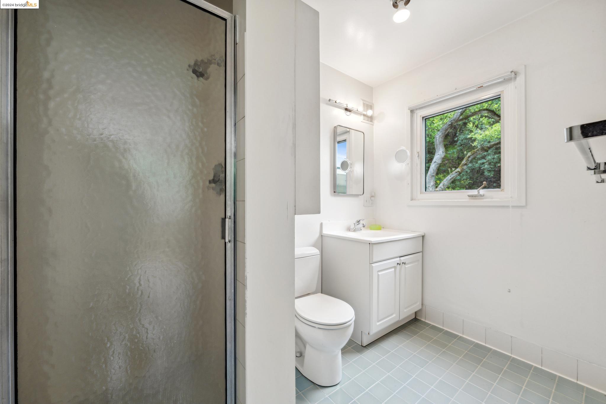 Detail Gallery Image 29 of 47 For 1402 Glendale Ave, Berkeley,  CA 94708 - 2 Beds | 2 Baths