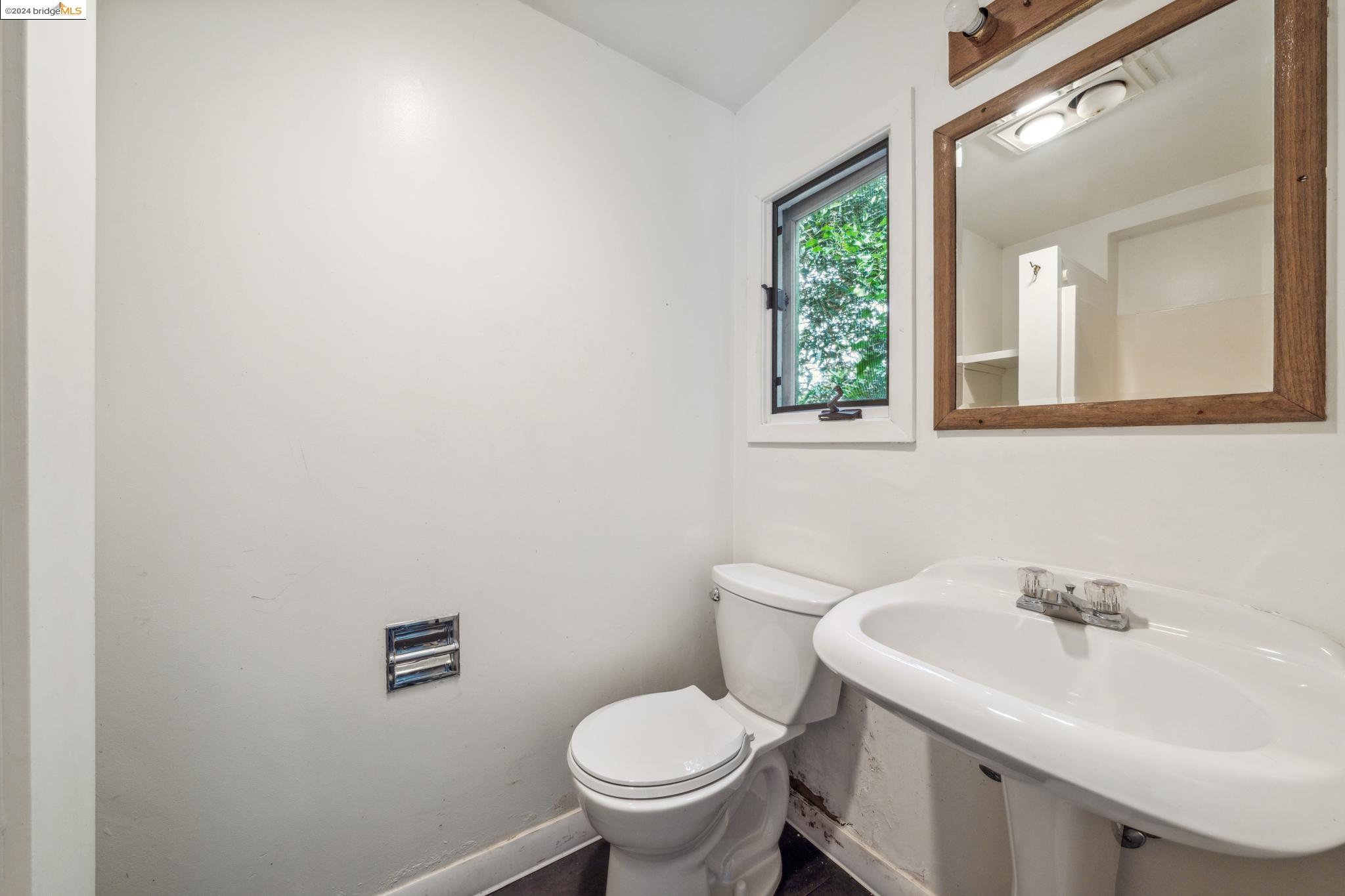 Detail Gallery Image 45 of 47 For 1402 Glendale Ave, Berkeley,  CA 94708 - 2 Beds | 2 Baths