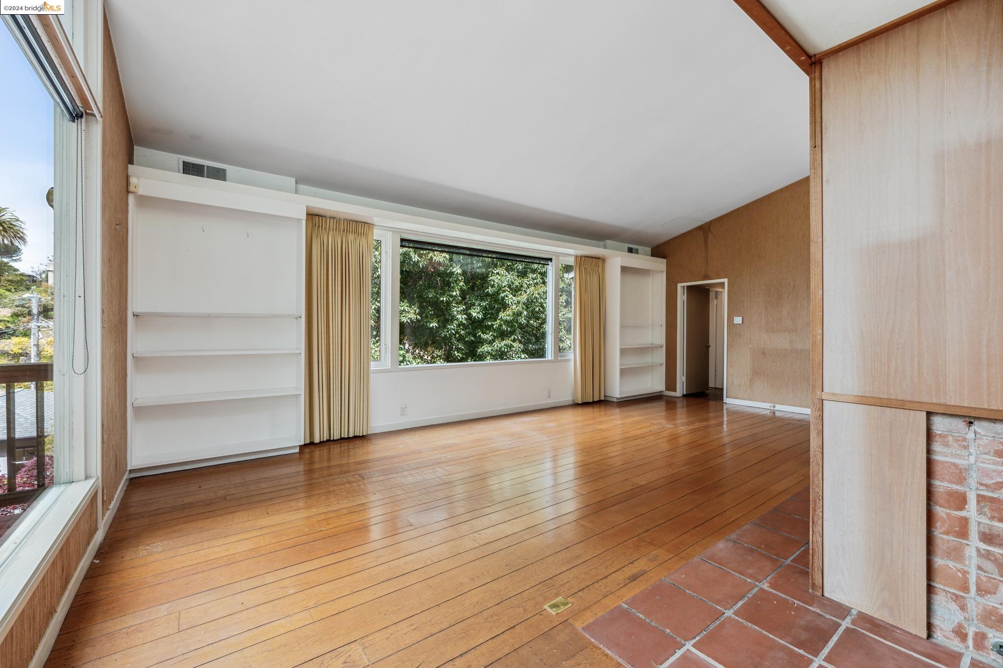 Detail Gallery Image 9 of 47 For 1402 Glendale Ave, Berkeley,  CA 94708 - 2 Beds | 2 Baths