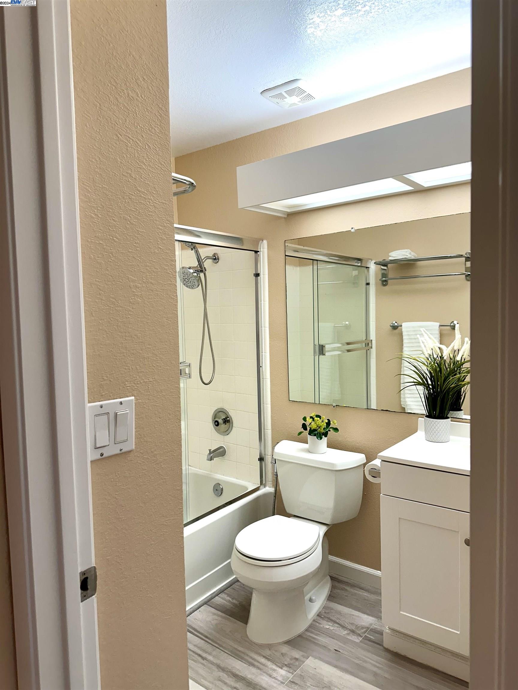 Detail Gallery Image 16 of 30 For 3015 Risdon Dr #6,  Union City,  CA 94587 - 2 Beds | 2 Baths