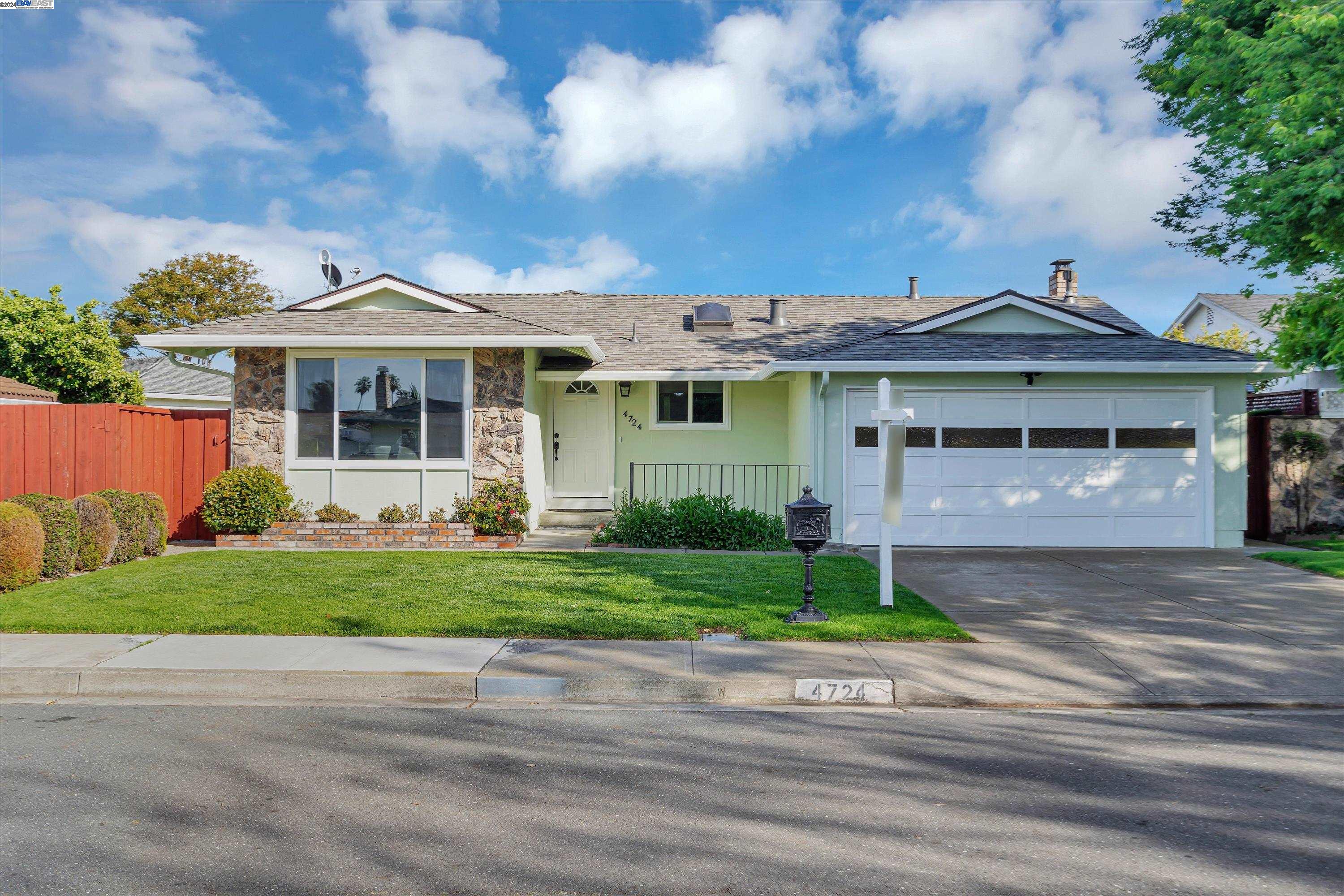 Detail Gallery Image 1 of 1 For 4724 Michelle Way, Union City,  CA 94587-5039 - 4 Beds | 2 Baths