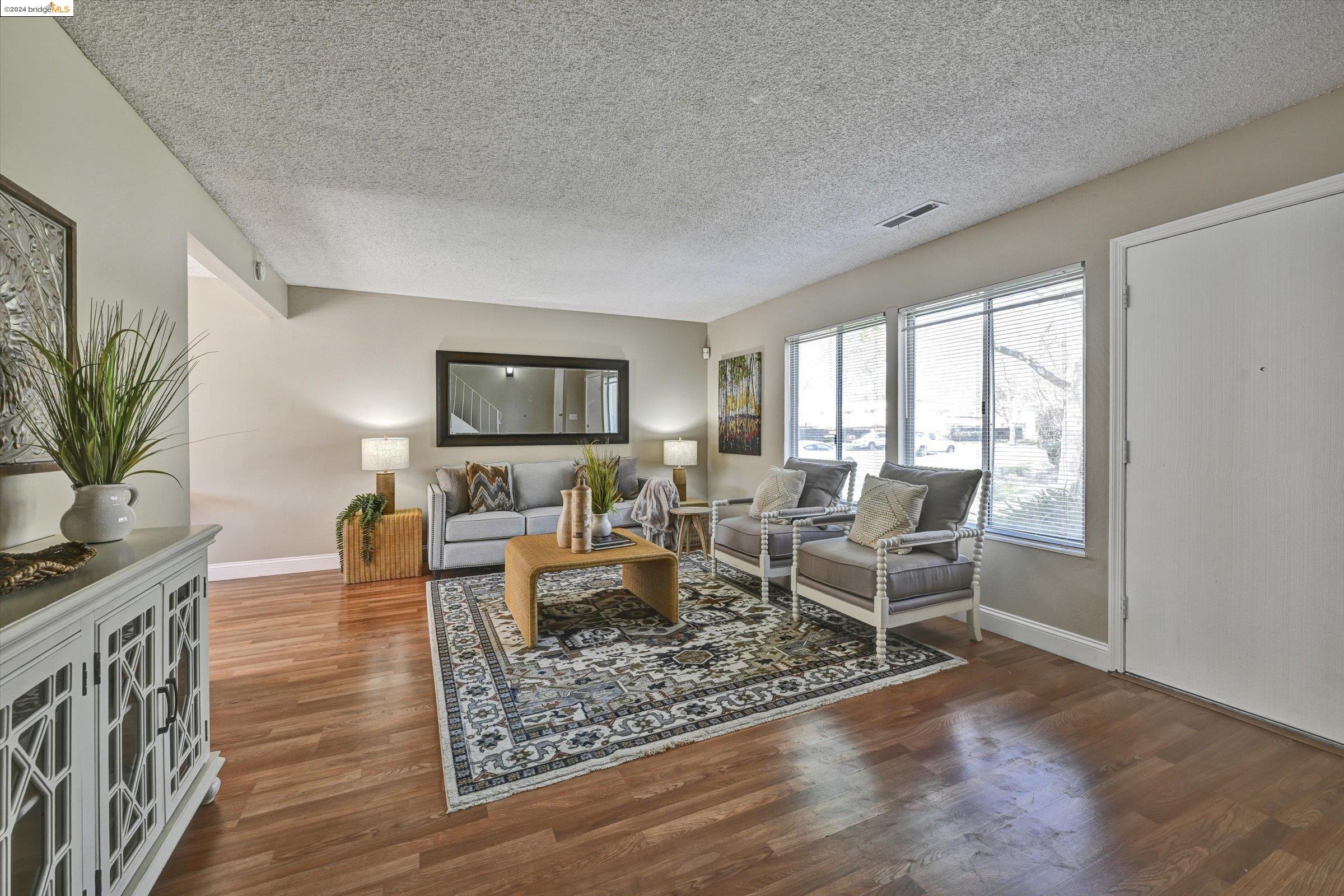 Detail Gallery Image 1 of 1 For 27706 Del Norte Ct, Hayward,  CA 94545 - 3 Beds | 1/1 Baths