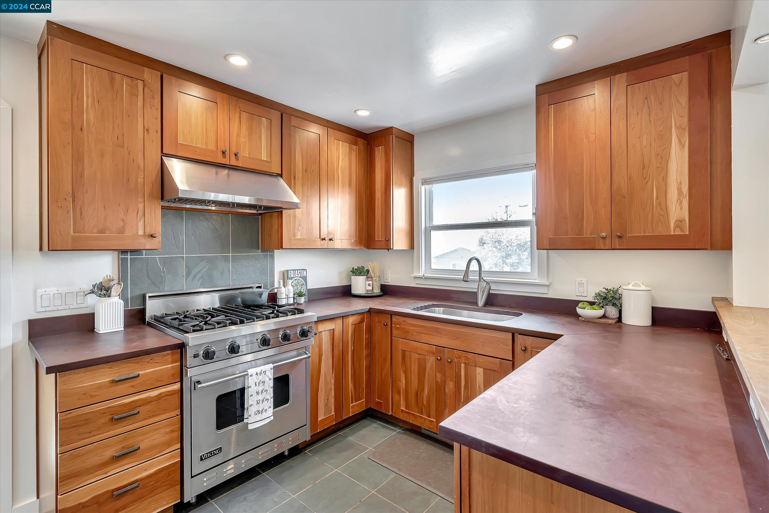 Detail Gallery Image 12 of 47 For 1871 Tulare Ave, Richmond,  CA 94805 - 3 Beds | 2 Baths