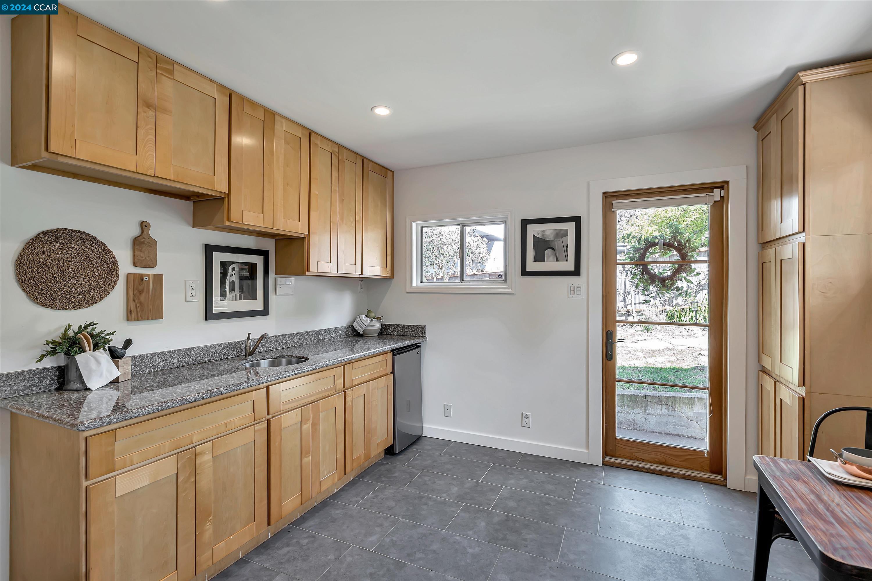 Detail Gallery Image 25 of 47 For 1871 Tulare Ave, Richmond,  CA 94805 - 3 Beds | 2 Baths