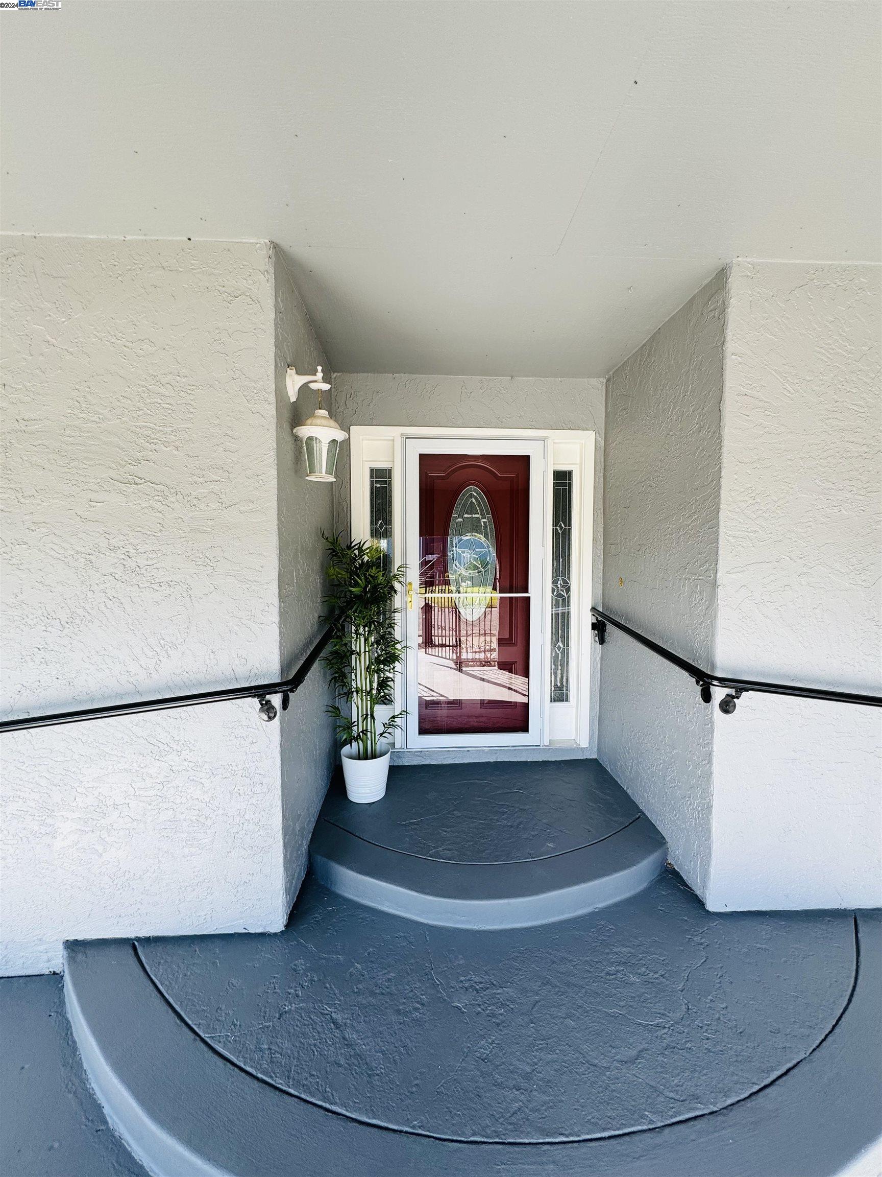 Detail Gallery Image 2 of 18 For 425 Marina Boulevard, Suisun City,  CA 94585 - 4 Beds | 2/1 Baths