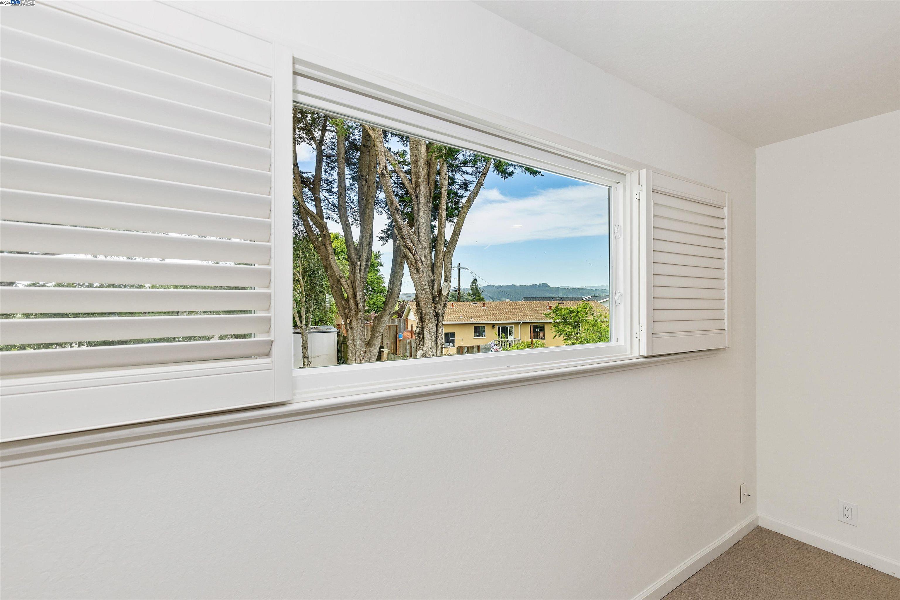 Detail Gallery Image 24 of 35 For 2441 Mikemary Ct, Castro Valley,  CA 94546 - 3 Beds | 2/1 Baths