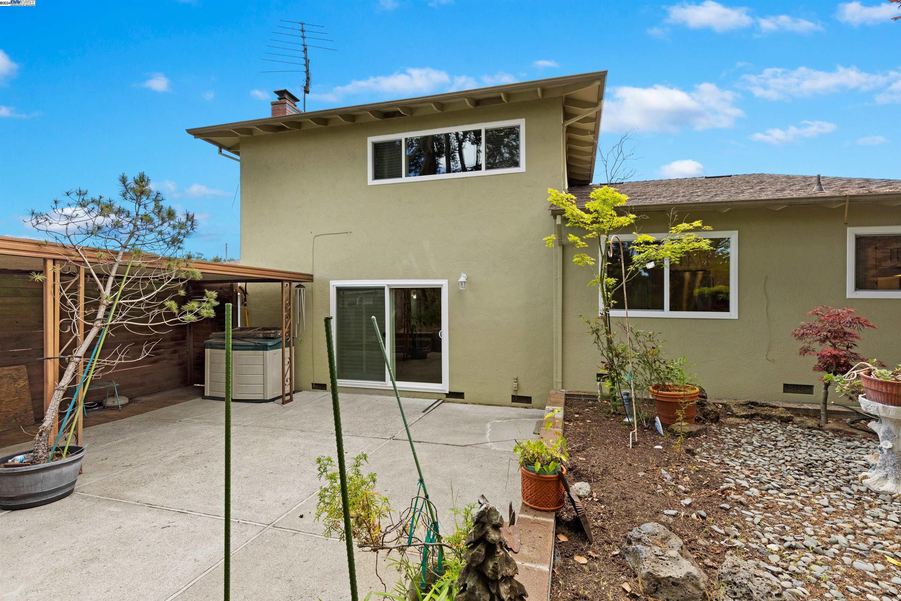 Detail Gallery Image 34 of 35 For 2441 Mikemary Ct, Castro Valley,  CA 94546 - 3 Beds | 2/1 Baths