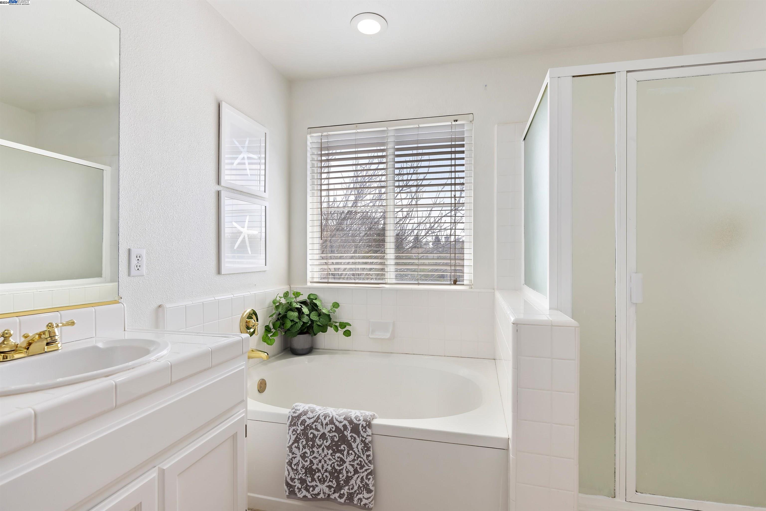 Detail Gallery Image 24 of 38 For 150 Sierrawood Ave, Hayward,  CA 94544 - 4 Beds | 2/1 Baths