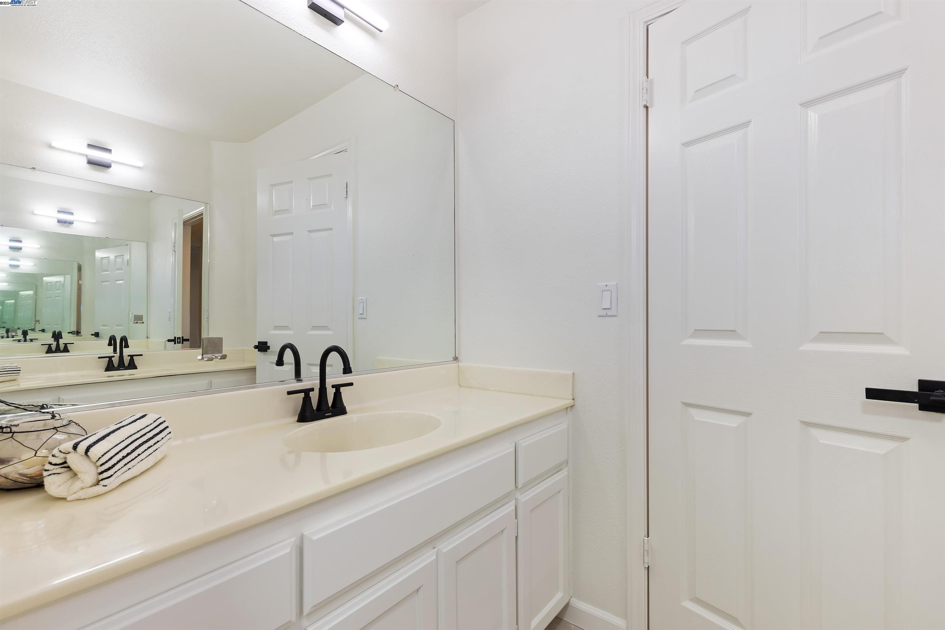 Detail Gallery Image 30 of 38 For 150 Sierrawood Ave, Hayward,  CA 94544 - 4 Beds | 2/1 Baths