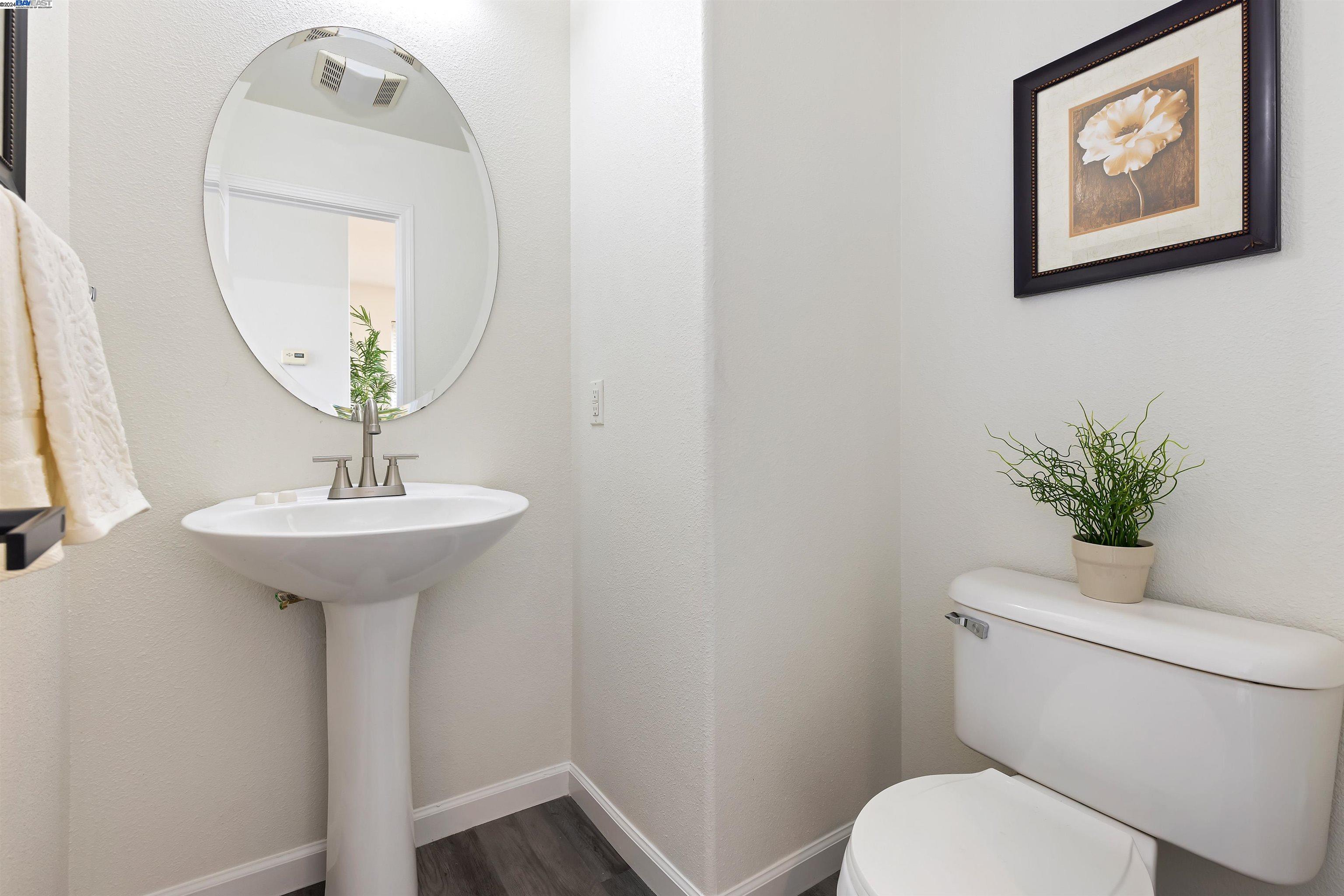 Detail Gallery Image 9 of 38 For 150 Sierrawood Ave, Hayward,  CA 94544 - 4 Beds | 2/1 Baths
