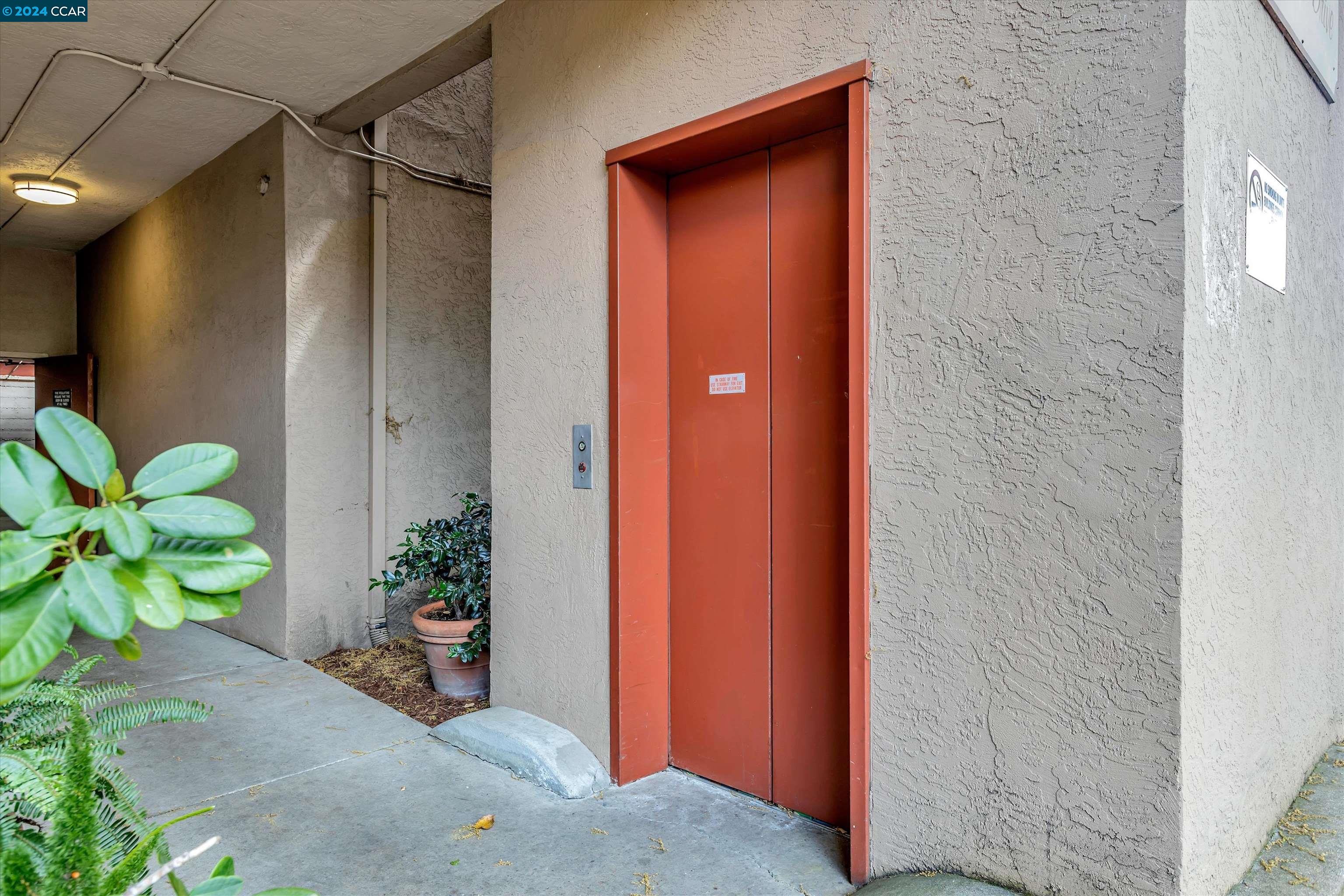 Detail Gallery Image 6 of 35 For 1600 Carmel Dr #8,  Walnut Creek,  CA 94596 - 2 Beds | 1 Baths