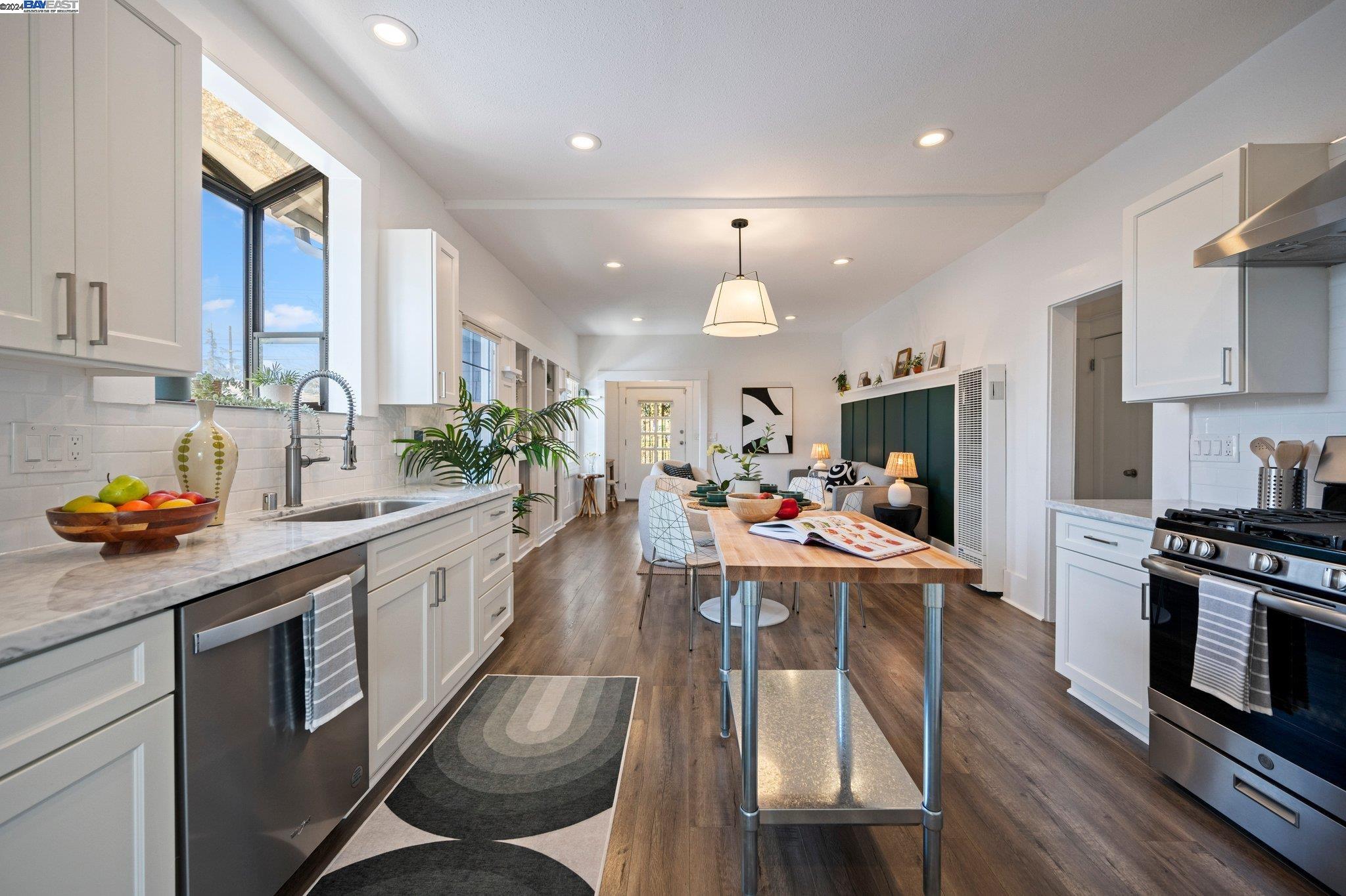 Detail Gallery Image 18 of 52 For 2472 Cole St, Oakland,  CA 94601 - 3 Beds | 2 Baths