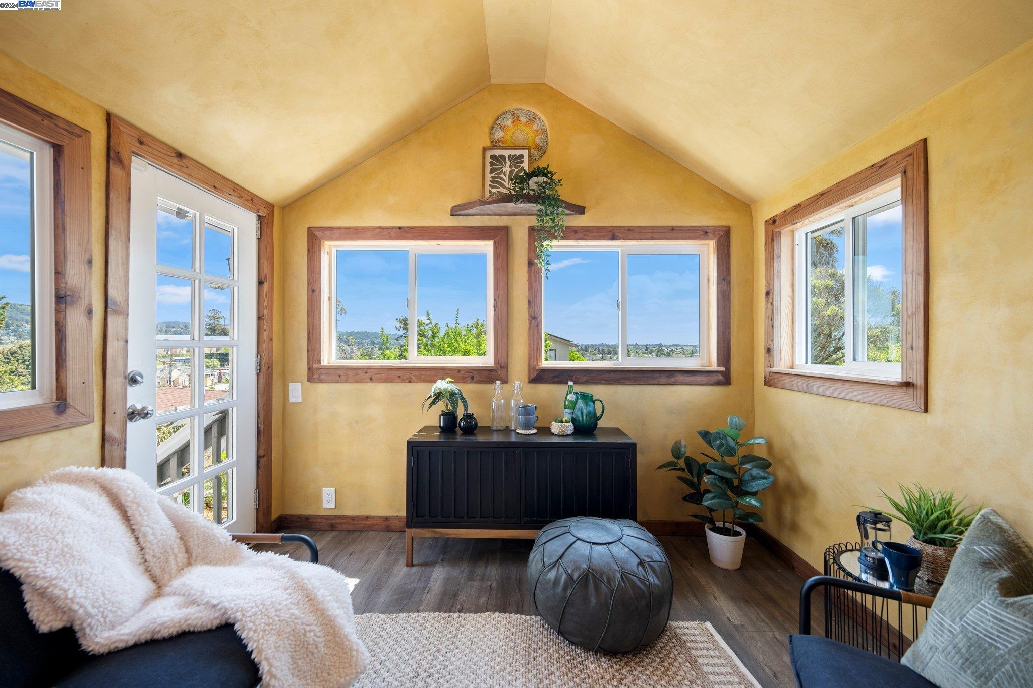 Detail Gallery Image 34 of 52 For 2472 Cole St, Oakland,  CA 94601 - 3 Beds | 2 Baths