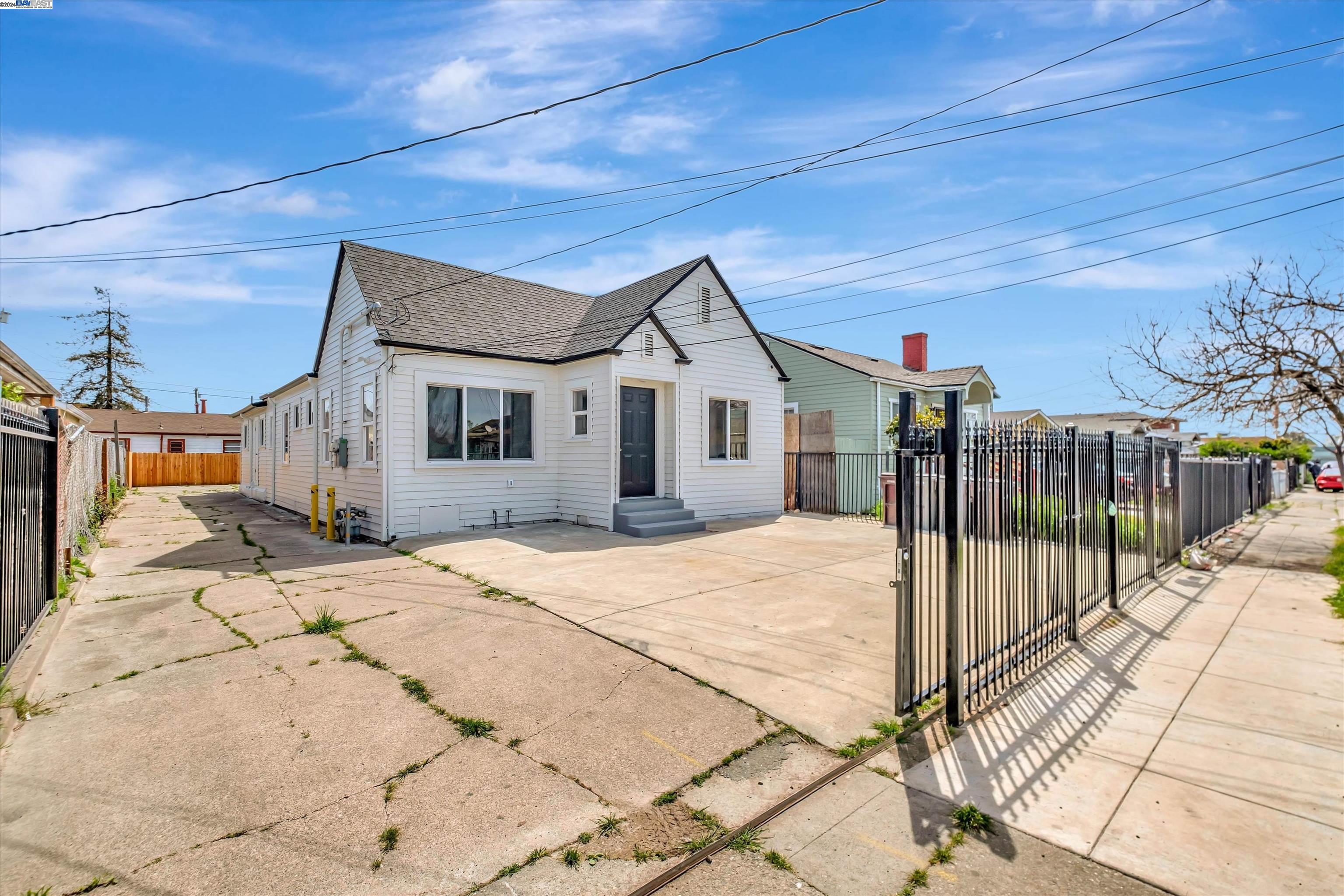Detail Gallery Image 1 of 1 For 1468 74th Ave, Oakland,  CA 94621 - 4 Beds | 3 Baths