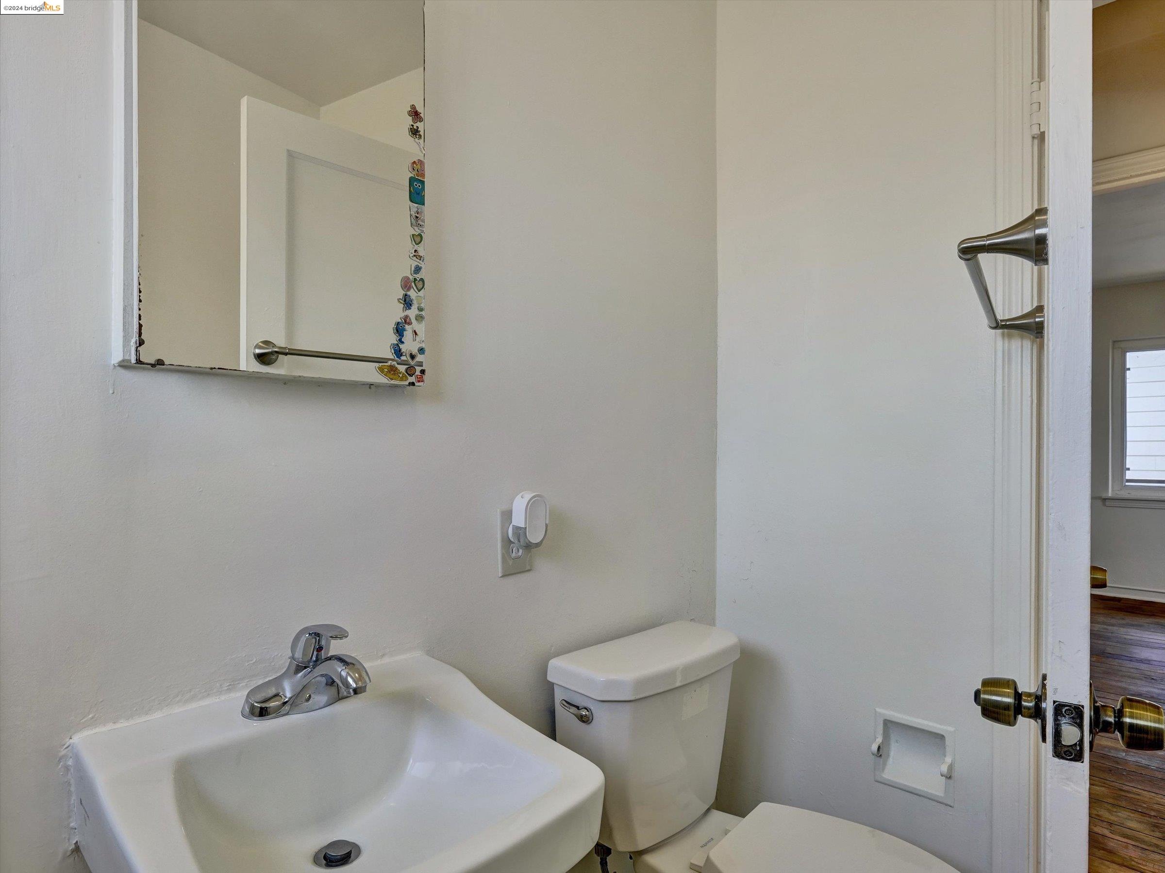 Detail Gallery Image 50 of 55 For 1051 61st St, Oakland,  CA 94608 - – Beds | – Baths