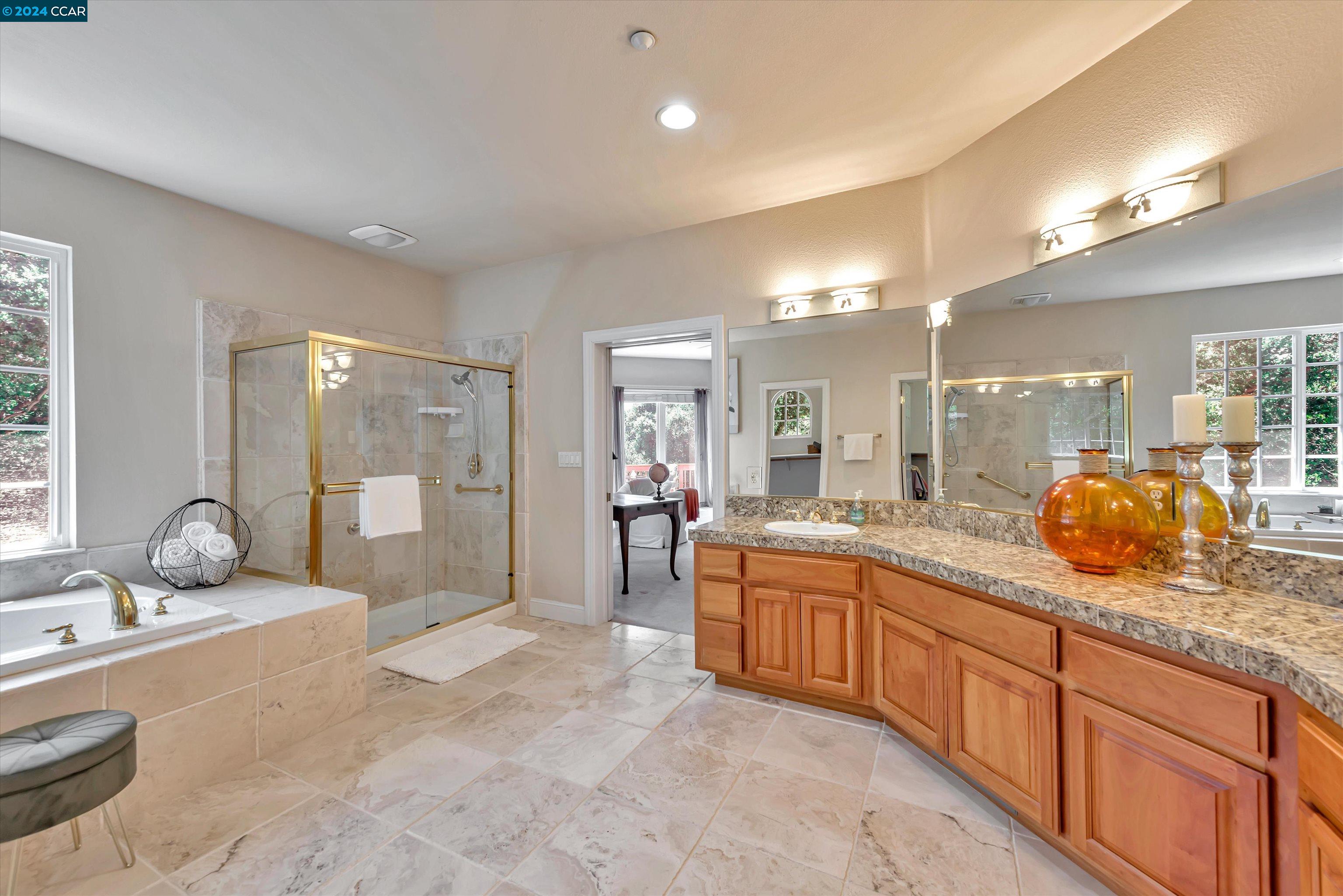 Detail Gallery Image 18 of 28 For 5430 Stonehurst Drive, Martinez,  CA 94553 - 4 Beds | 3/1 Baths