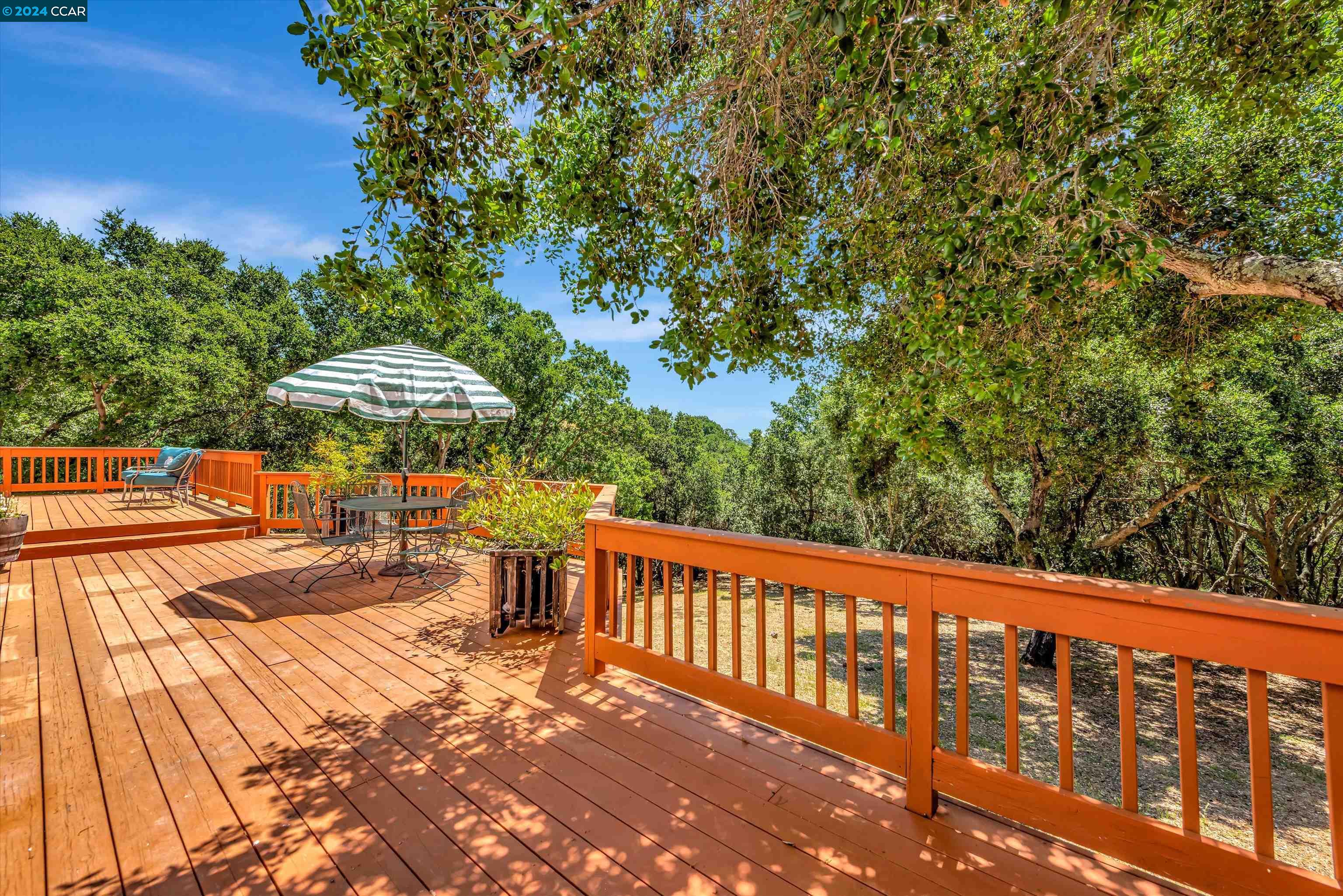 Detail Gallery Image 21 of 28 For 5430 Stonehurst Drive, Martinez,  CA 94553 - 4 Beds | 3/1 Baths