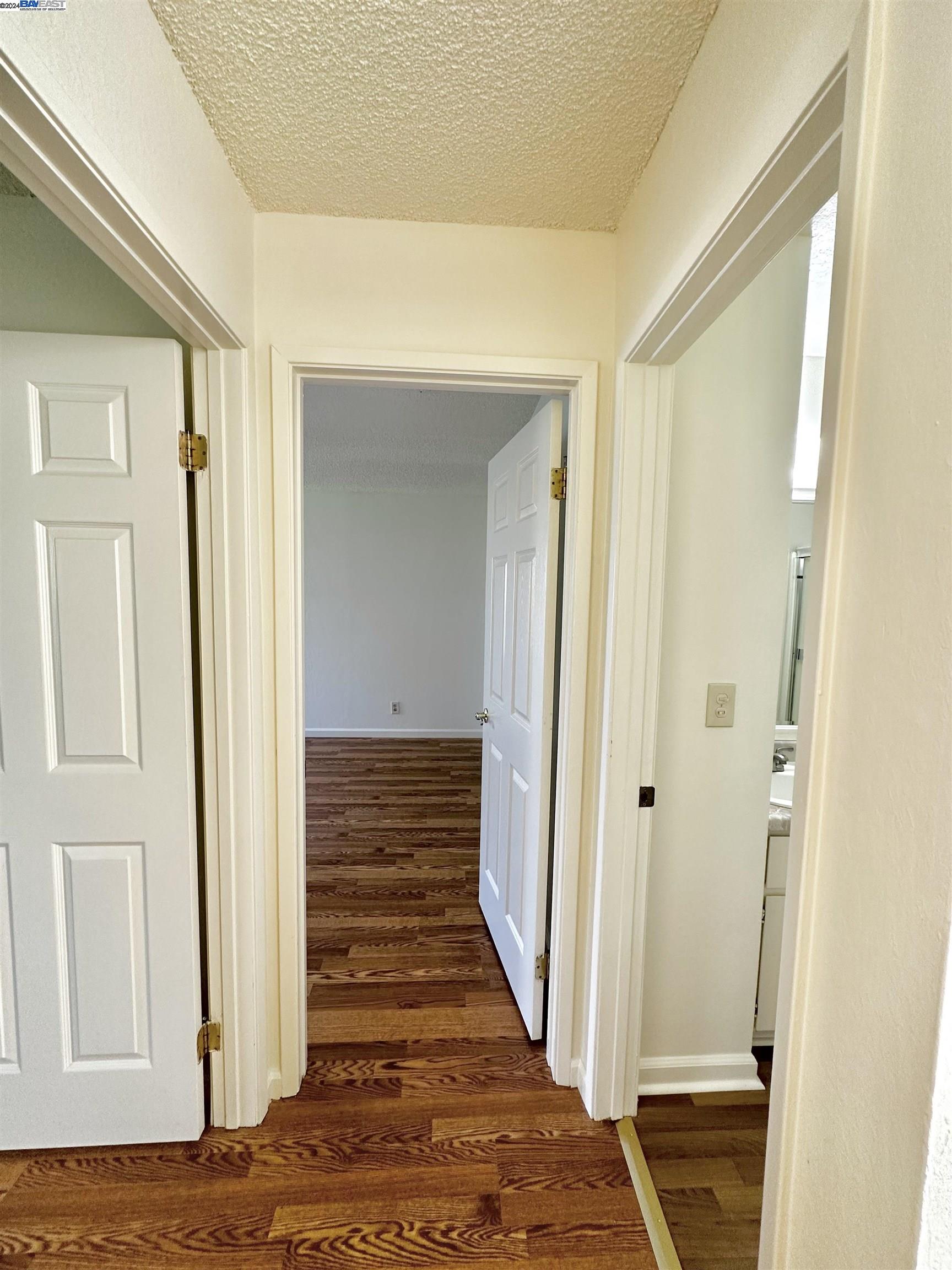 Detail Gallery Image 19 of 33 For 30 Campo Verde Cir, San Pablo,  CA 94806 - 2 Beds | 2/1 Baths