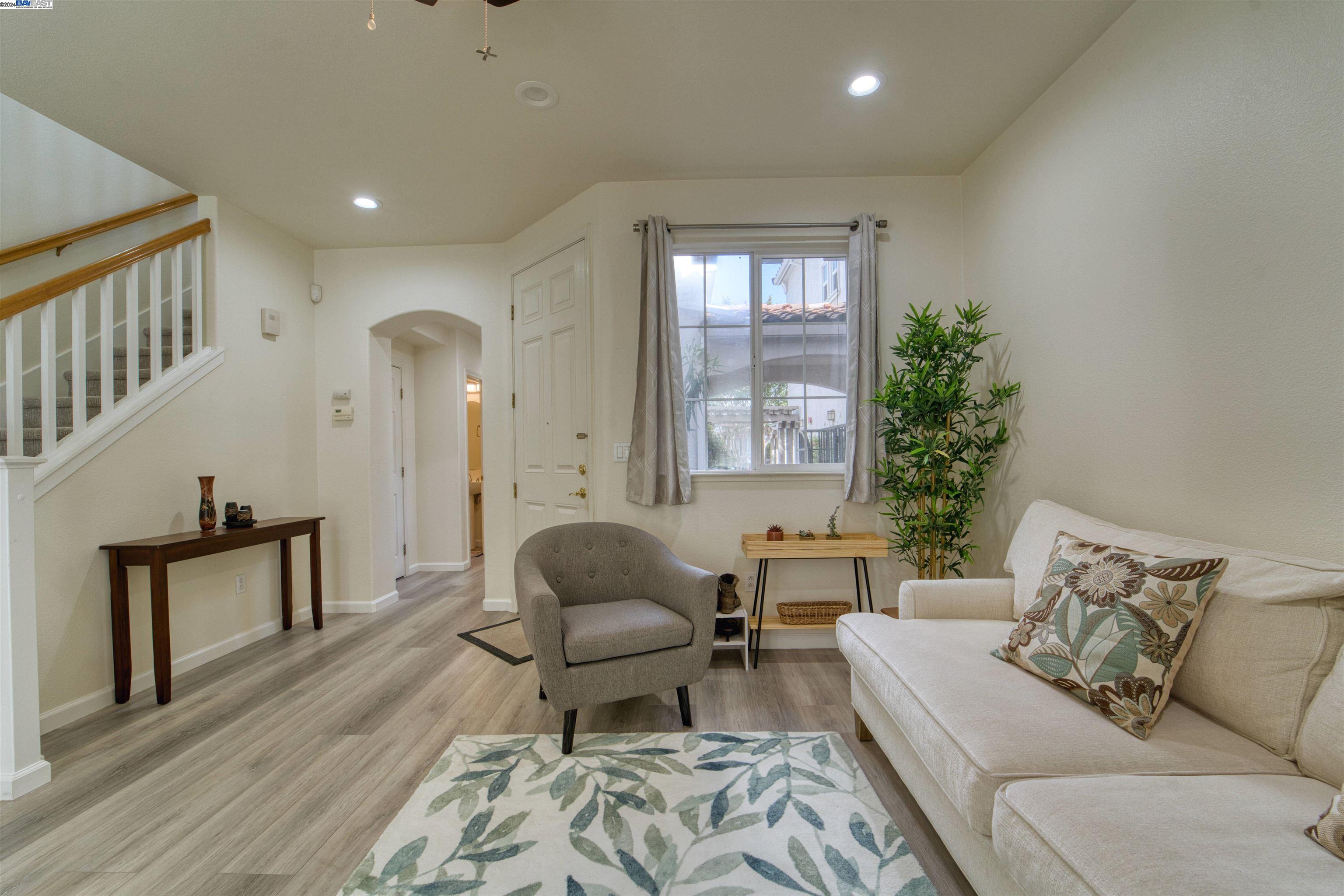 Detail Gallery Image 2 of 41 For 35481 Monterra Cir, Union City,  CA 94587 - 2 Beds | 2/1 Baths