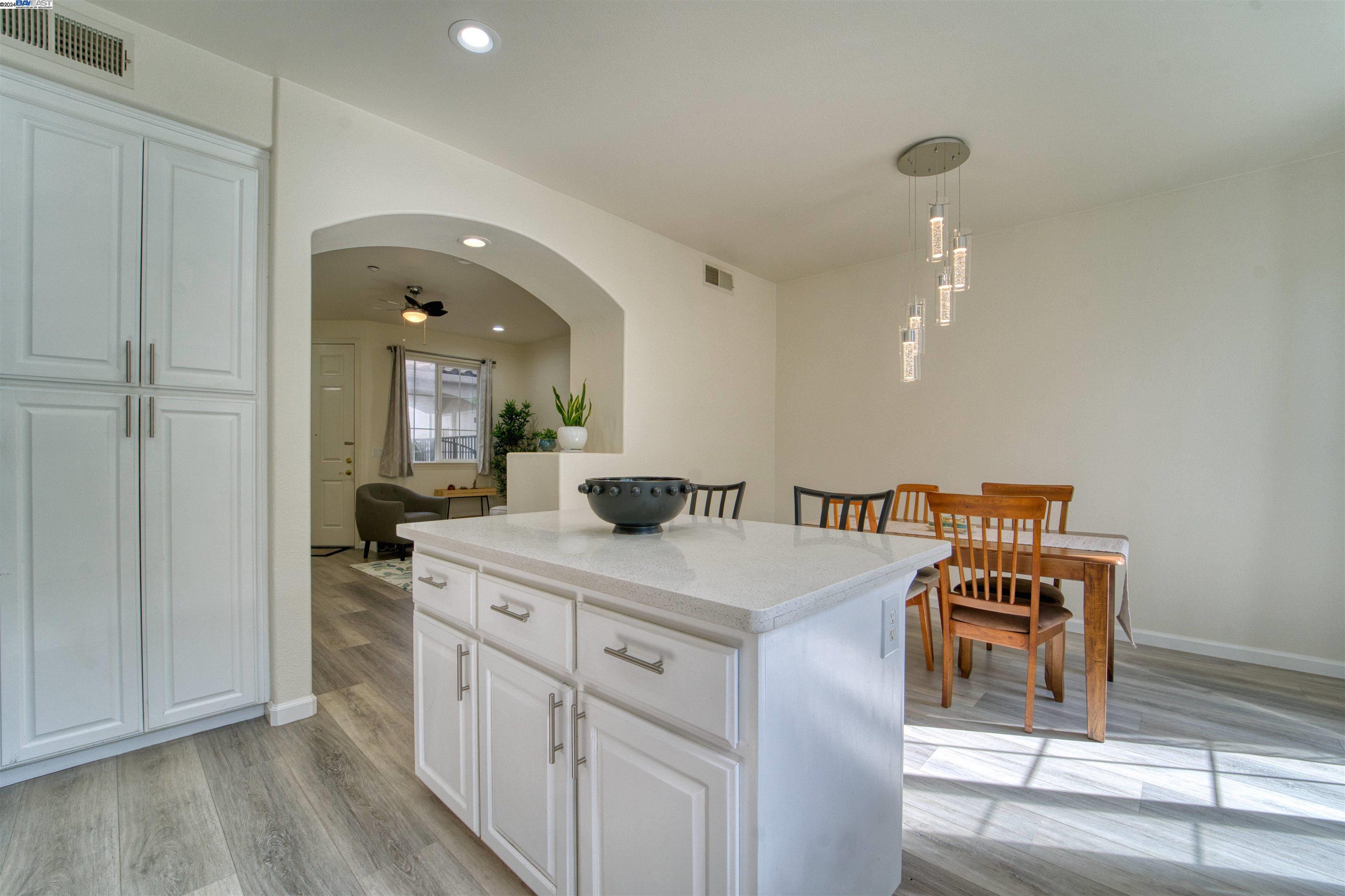 Detail Gallery Image 11 of 41 For 35481 Monterra Cir, Union City,  CA 94587 - 2 Beds | 2/1 Baths