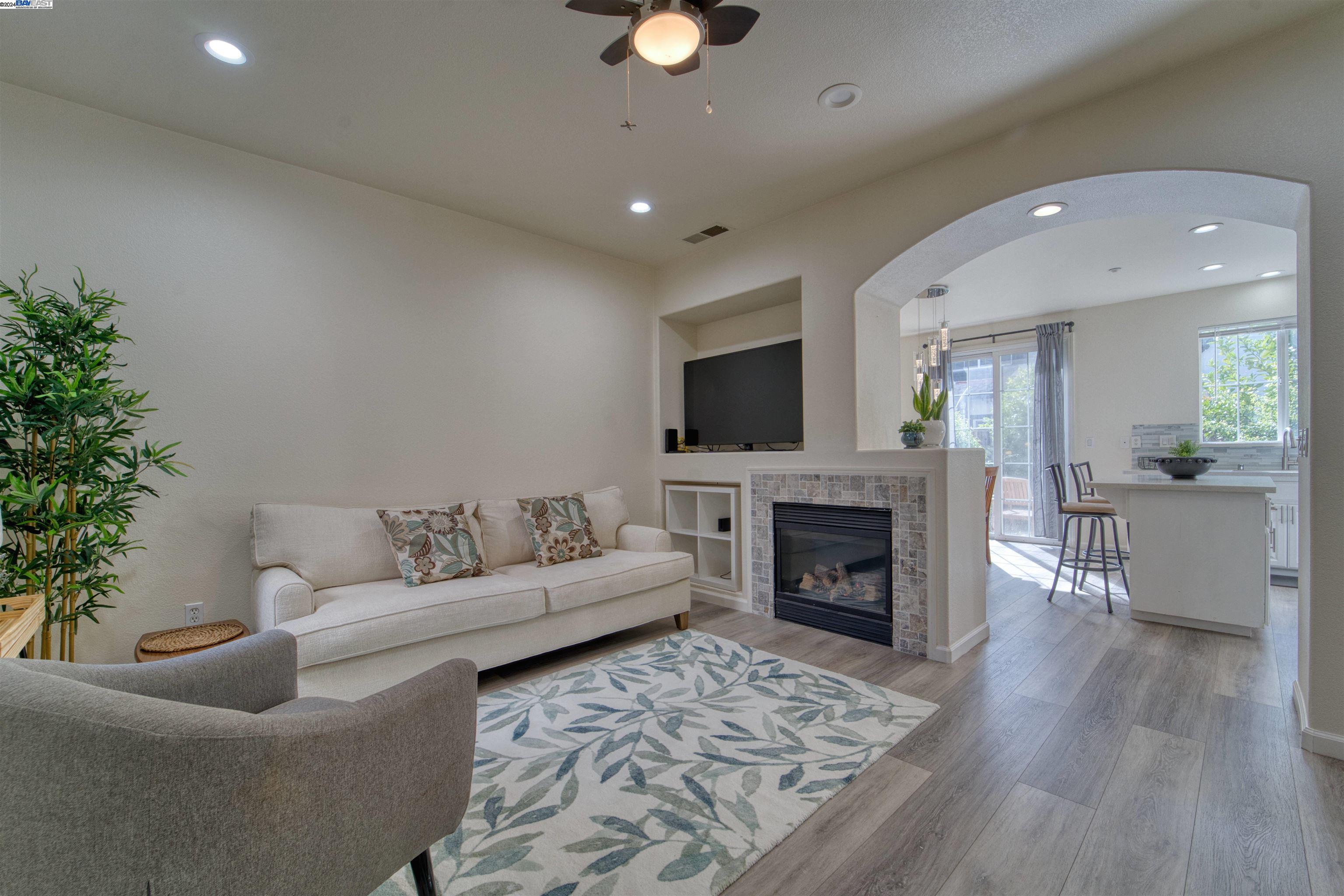 Detail Gallery Image 7 of 41 For 35481 Monterra Cir, Union City,  CA 94587 - 2 Beds | 2/1 Baths