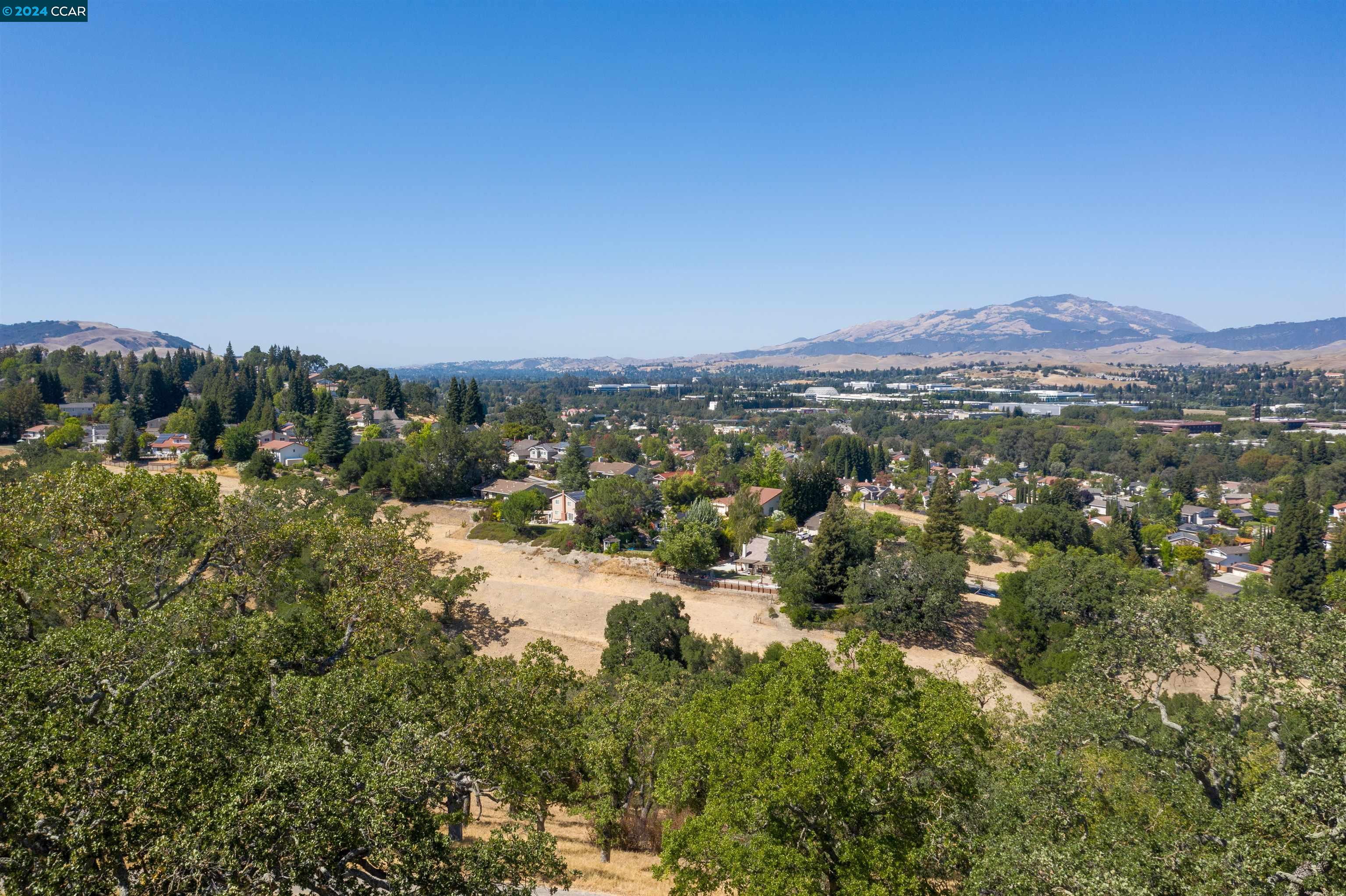Detail Gallery Image 8 of 13 For 1308 Potenza Terrace, San Ramon,  CA 94583 - 3 Beds | 3/1 Baths