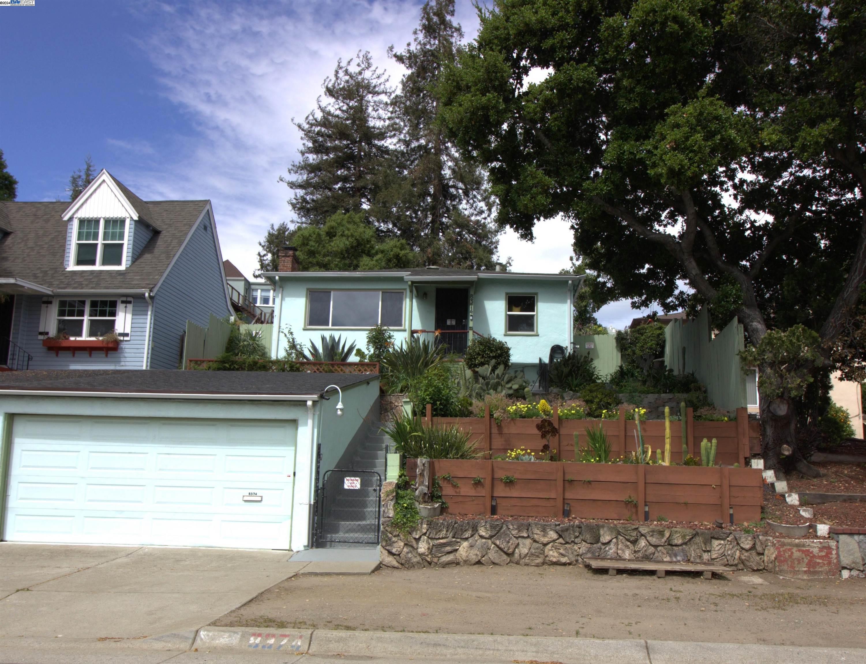 Detail Gallery Image 1 of 1 For 8374 Golf Links Rd, Oakland,  CA 94605 - 2 Beds | 1 Baths