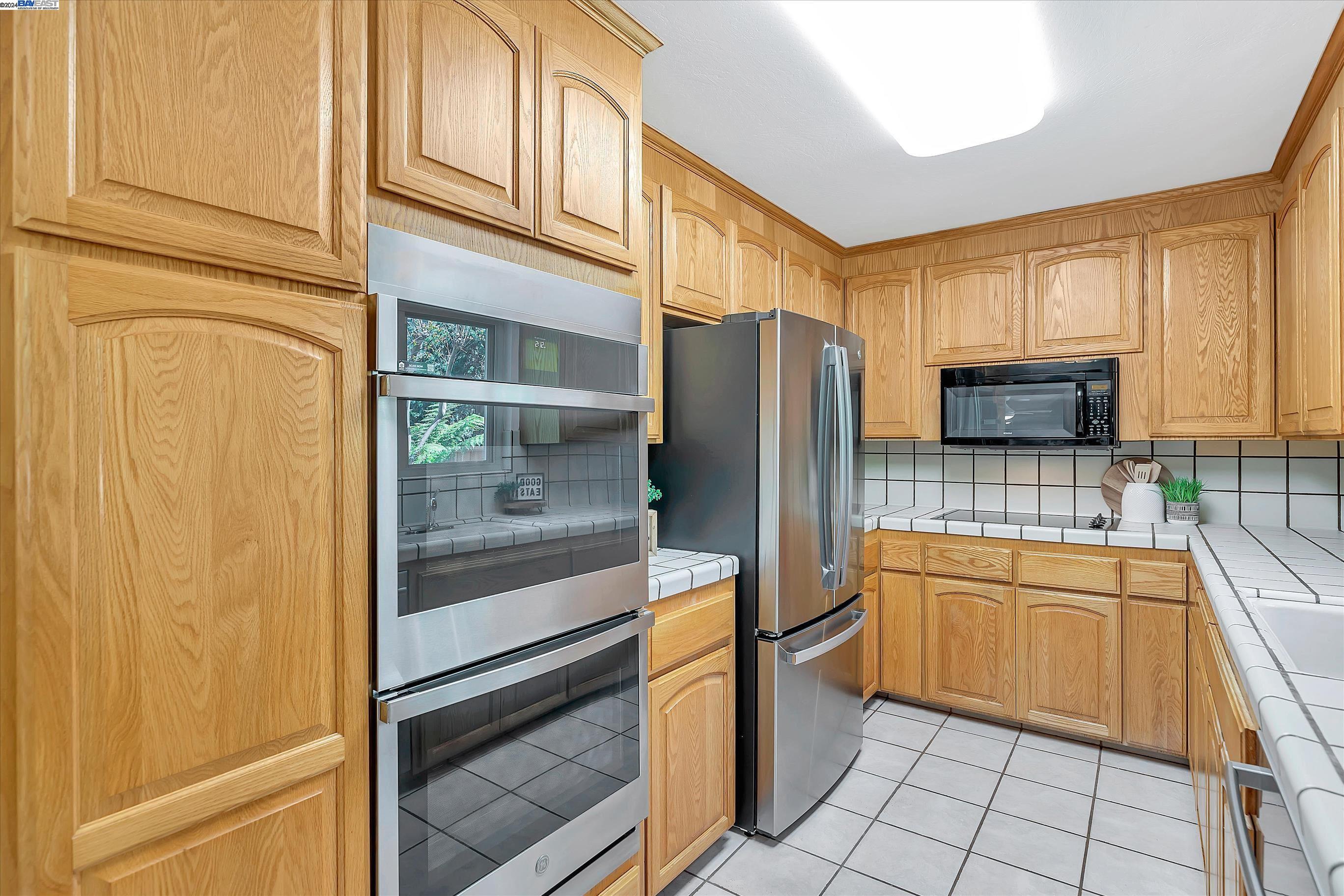 Detail Gallery Image 16 of 58 For 16226 San Remo Dr, San Leandro,  CA 94578 - 3 Beds | 2/1 Baths