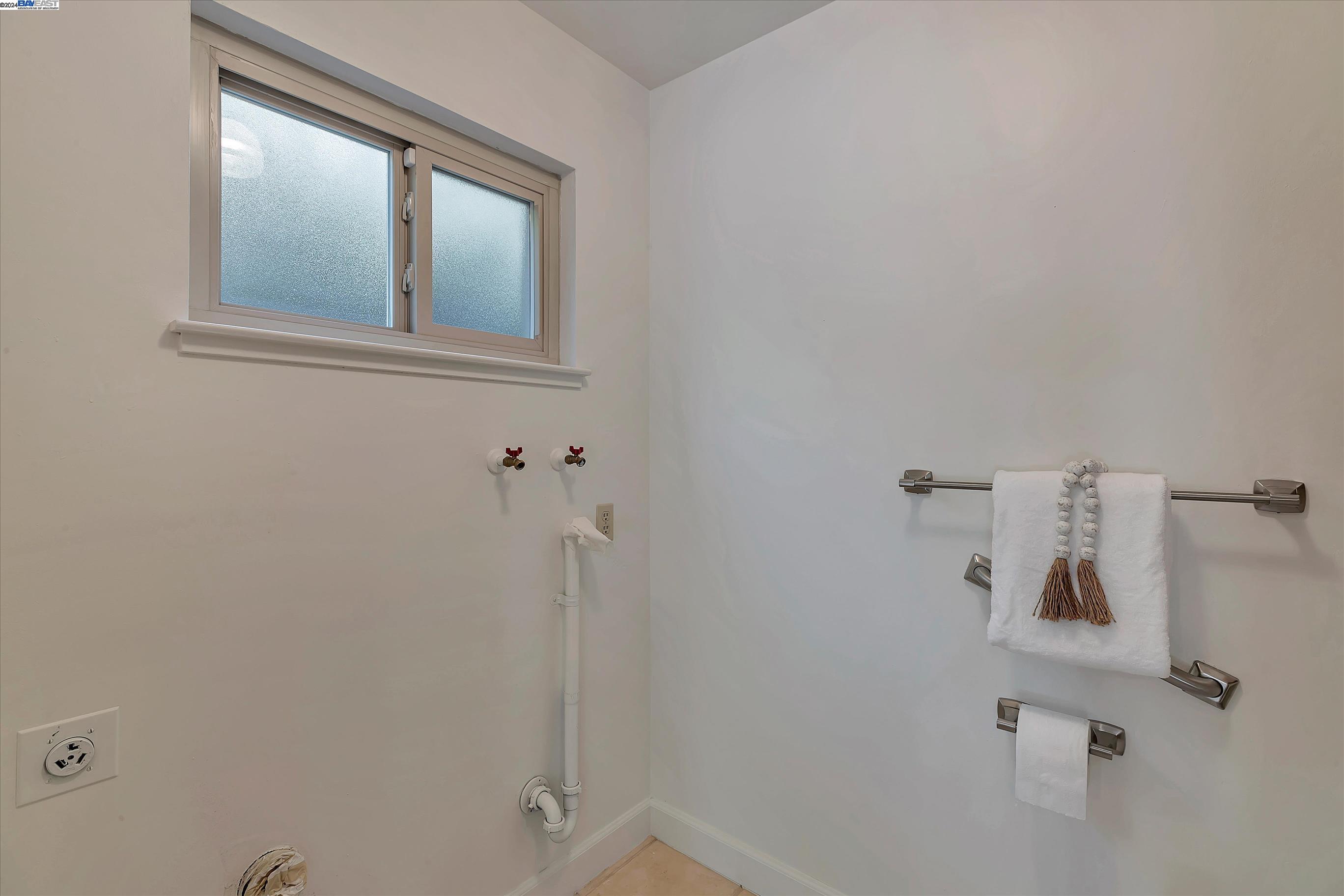 Detail Gallery Image 26 of 58 For 16226 San Remo Dr, San Leandro,  CA 94578 - 3 Beds | 2/1 Baths