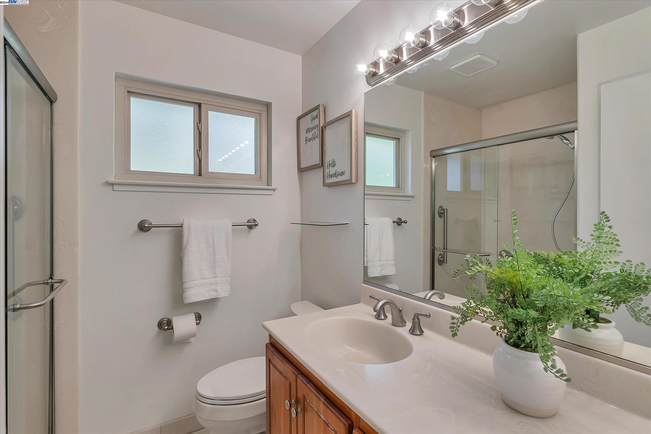 Detail Gallery Image 38 of 58 For 16226 San Remo Dr, San Leandro,  CA 94578 - 3 Beds | 2/1 Baths