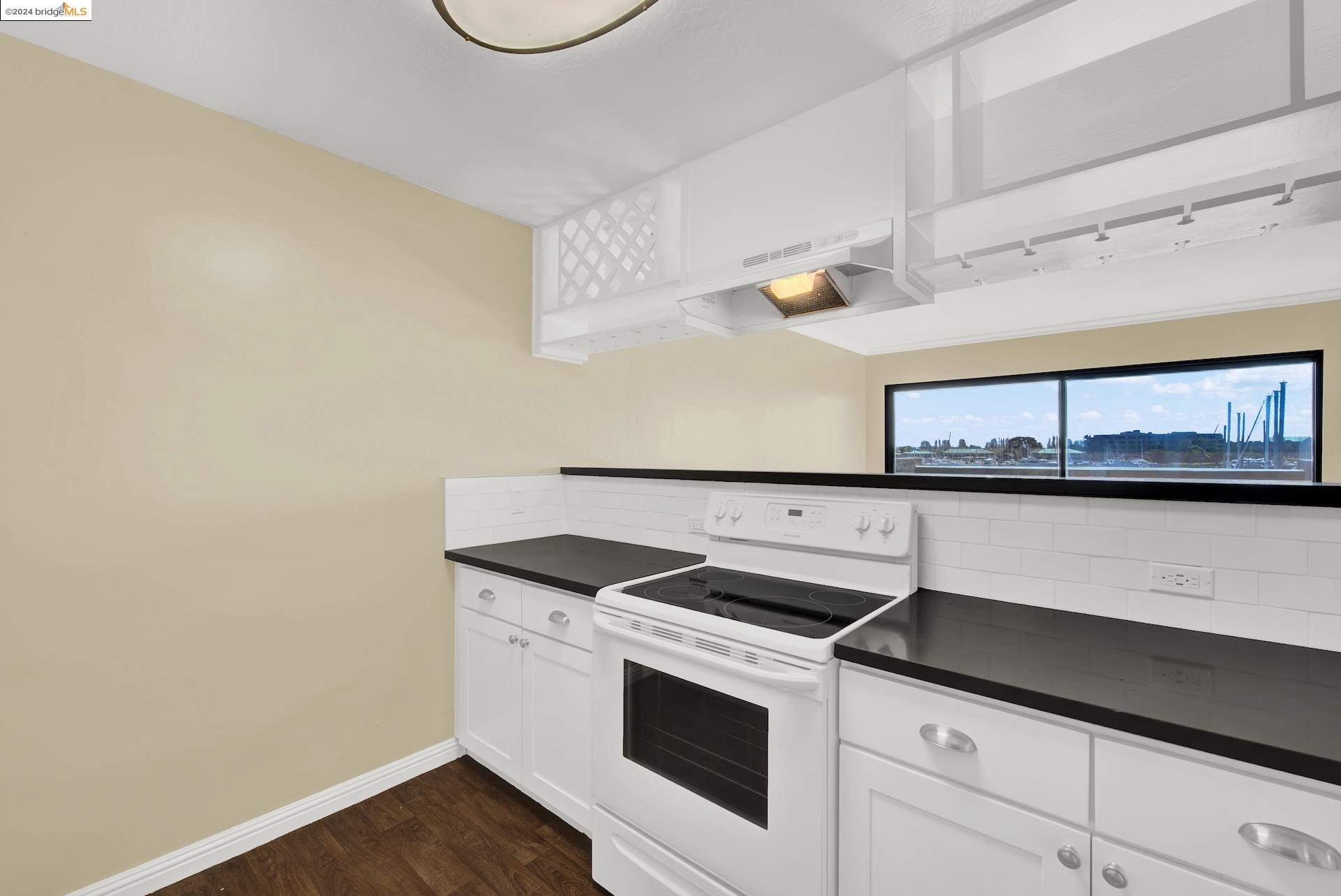 Detail Gallery Image 28 of 53 For 1 Embarcadero W #252,  Oakland,  CA 94607 - 1 Beds | 1 Baths