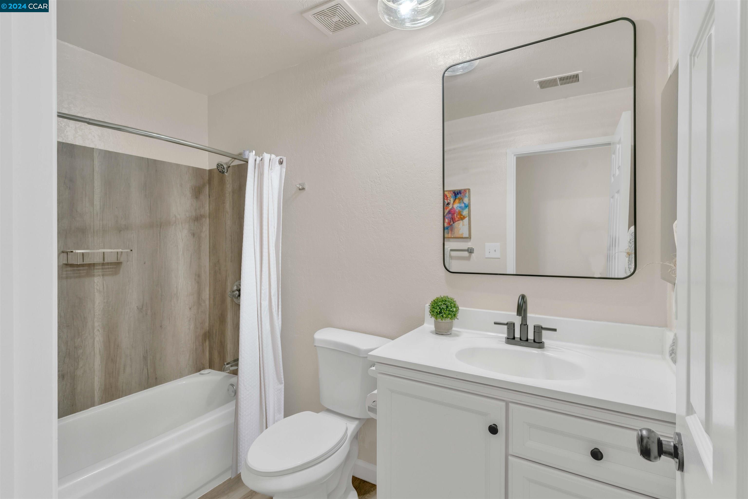 Detail Gallery Image 21 of 31 For 4595 Deercreek Ln, Concord,  CA 94521 - 3 Beds | 2 Baths