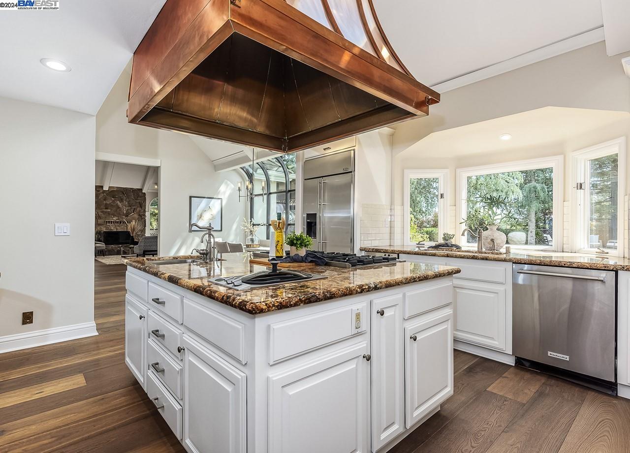 Detail Gallery Image 11 of 60 For 214 S Ridge Ct, Danville,  CA 94506 - 5 Beds | 5/1 Baths