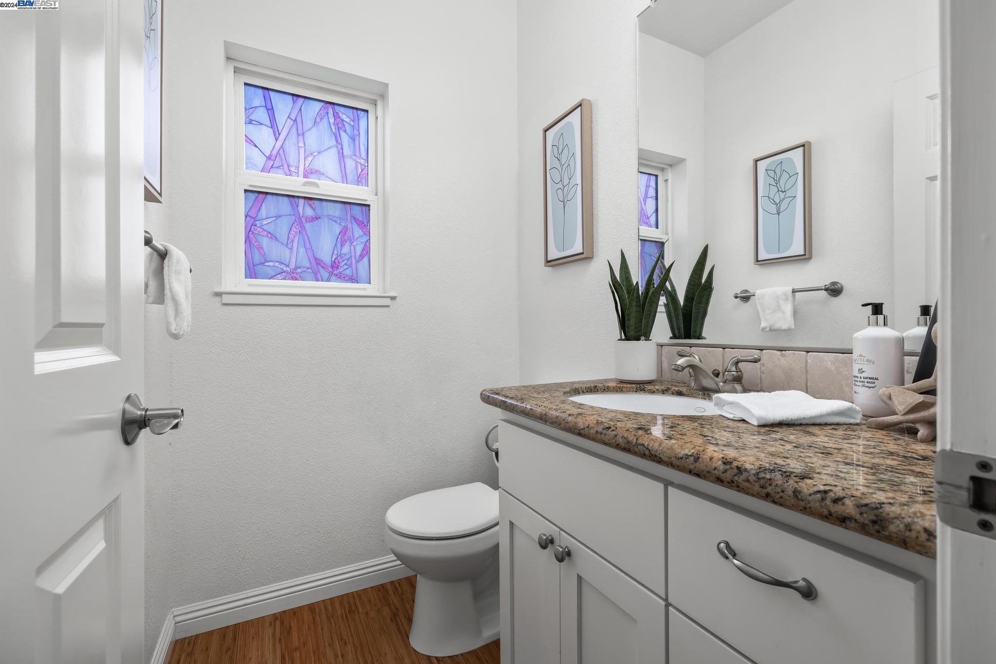 Detail Gallery Image 7 of 17 For 2298 Yale St, Martinez,  CA 94553 - 3 Beds | 2/1 Baths