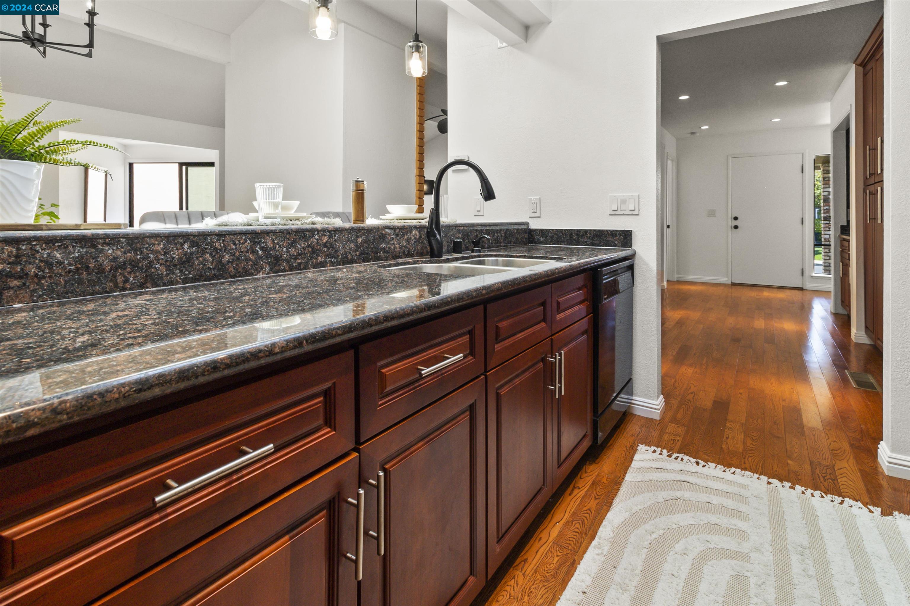 Detail Gallery Image 10 of 48 For 727 Ynez Cir, Danville,  CA 94526 - 3 Beds | 2/1 Baths