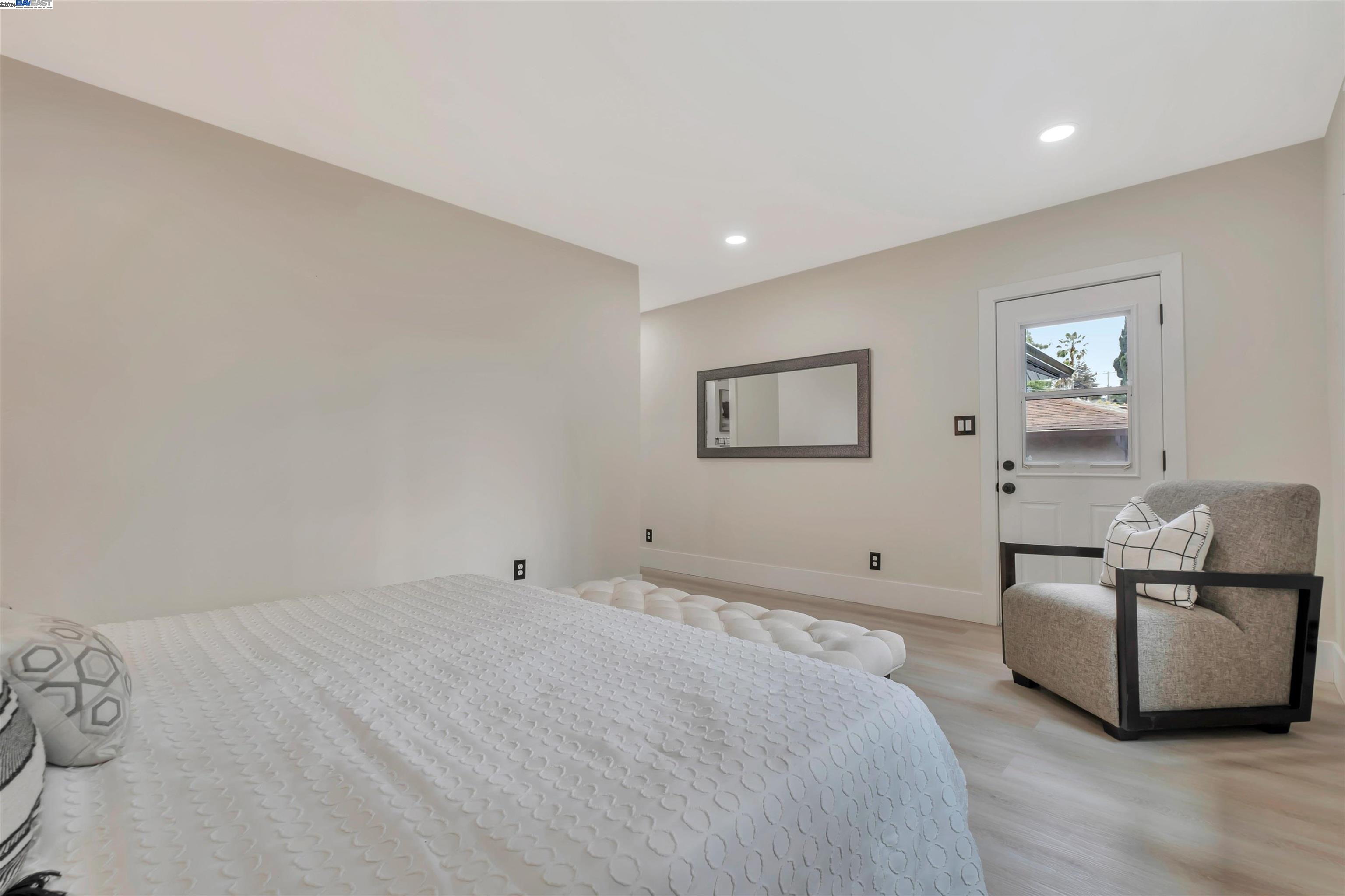Detail Gallery Image 19 of 35 For 10521 Stella St, Oakland,  CA 94605-5325 - 3 Beds | 2 Baths