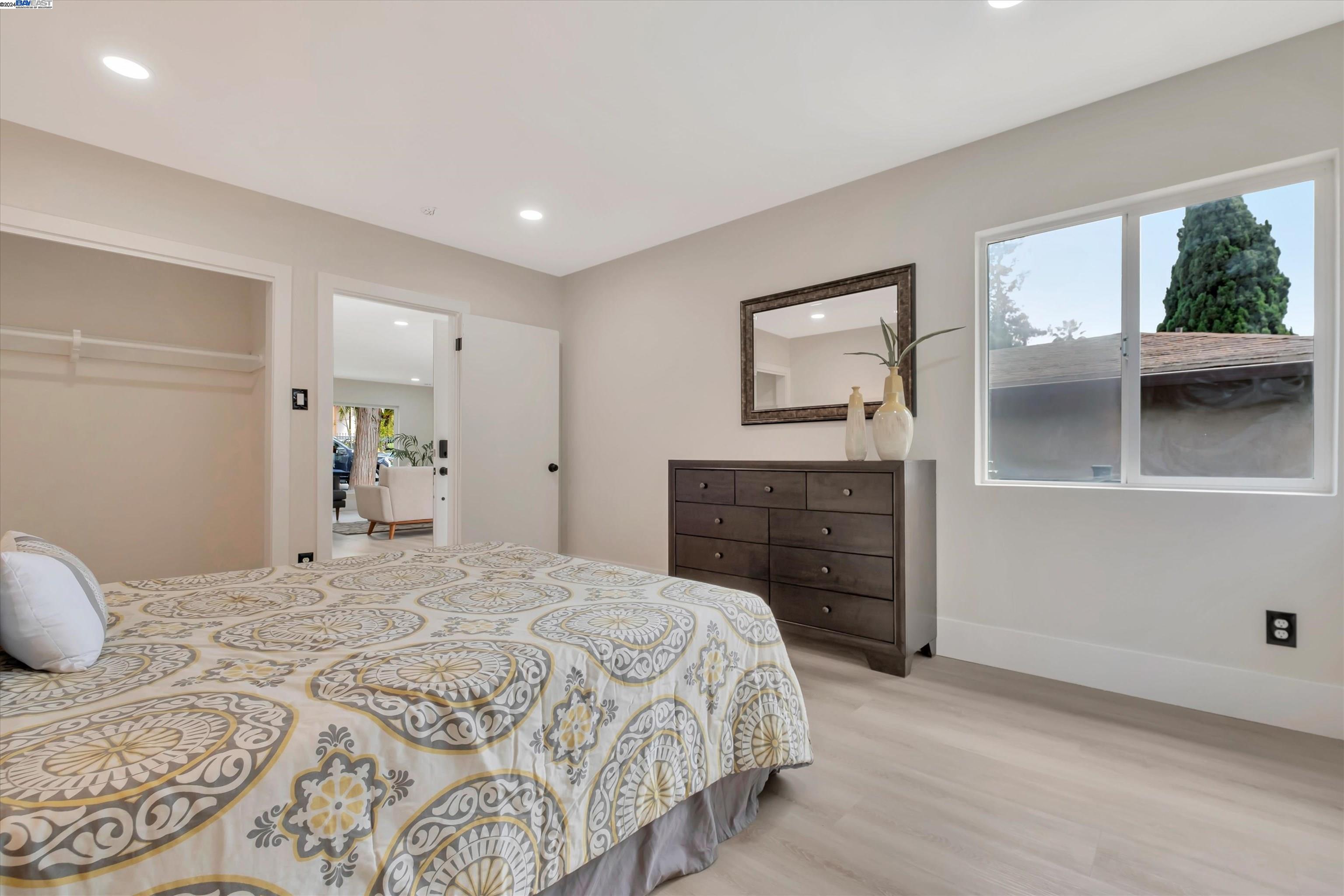 Detail Gallery Image 25 of 35 For 10521 Stella St, Oakland,  CA 94605-5325 - 3 Beds | 2 Baths