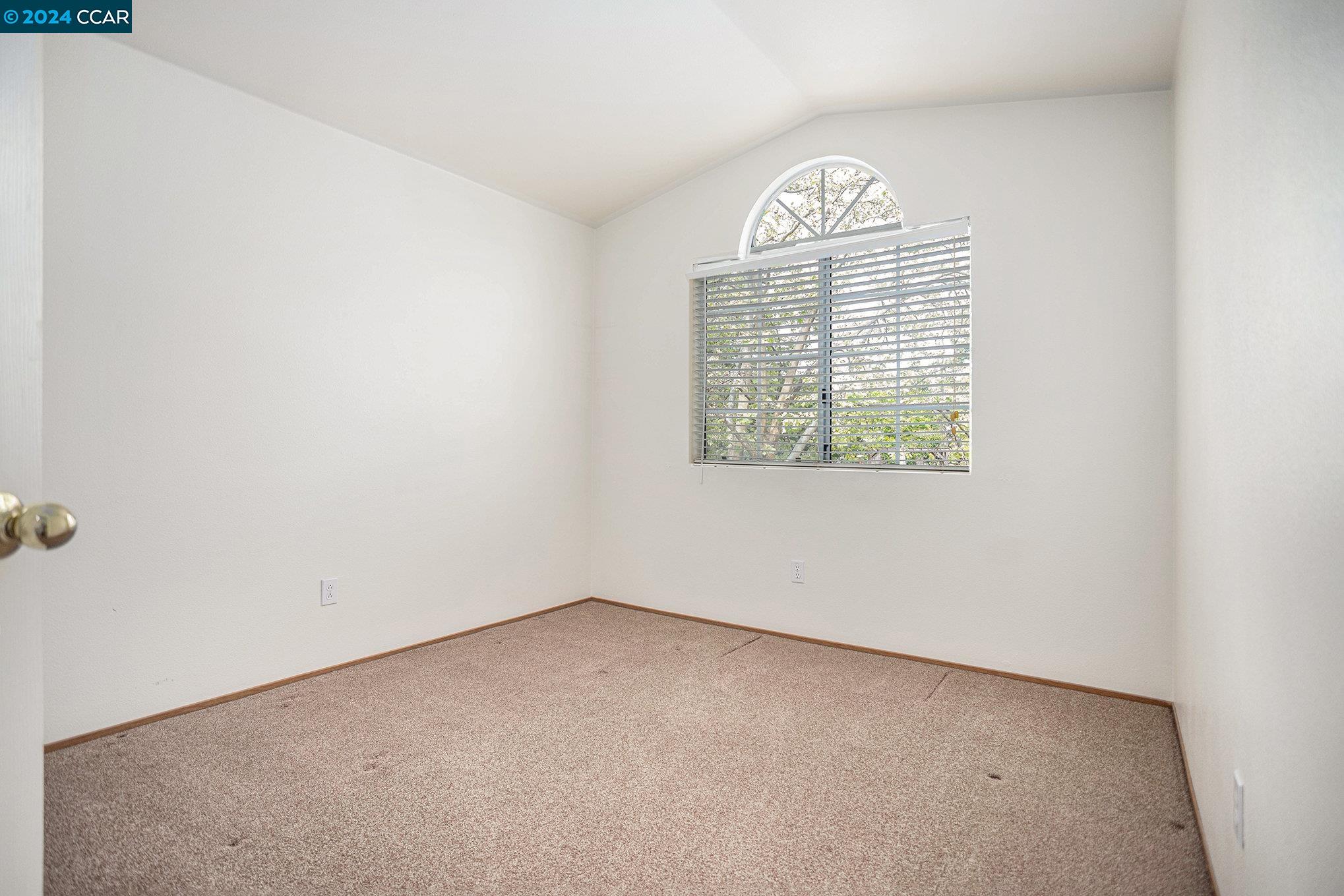 Detail Gallery Image 14 of 19 For 758 Parkway Dr, Martinez,  CA 94553 - 3 Beds | 2/1 Baths