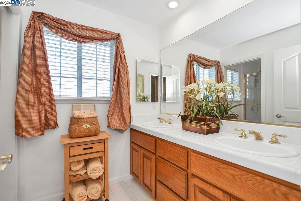 Detail Gallery Image 42 of 60 For 82 Edgeview Ct, Discovery Bay,  CA 94505 - 4 Beds | 3/1 Baths