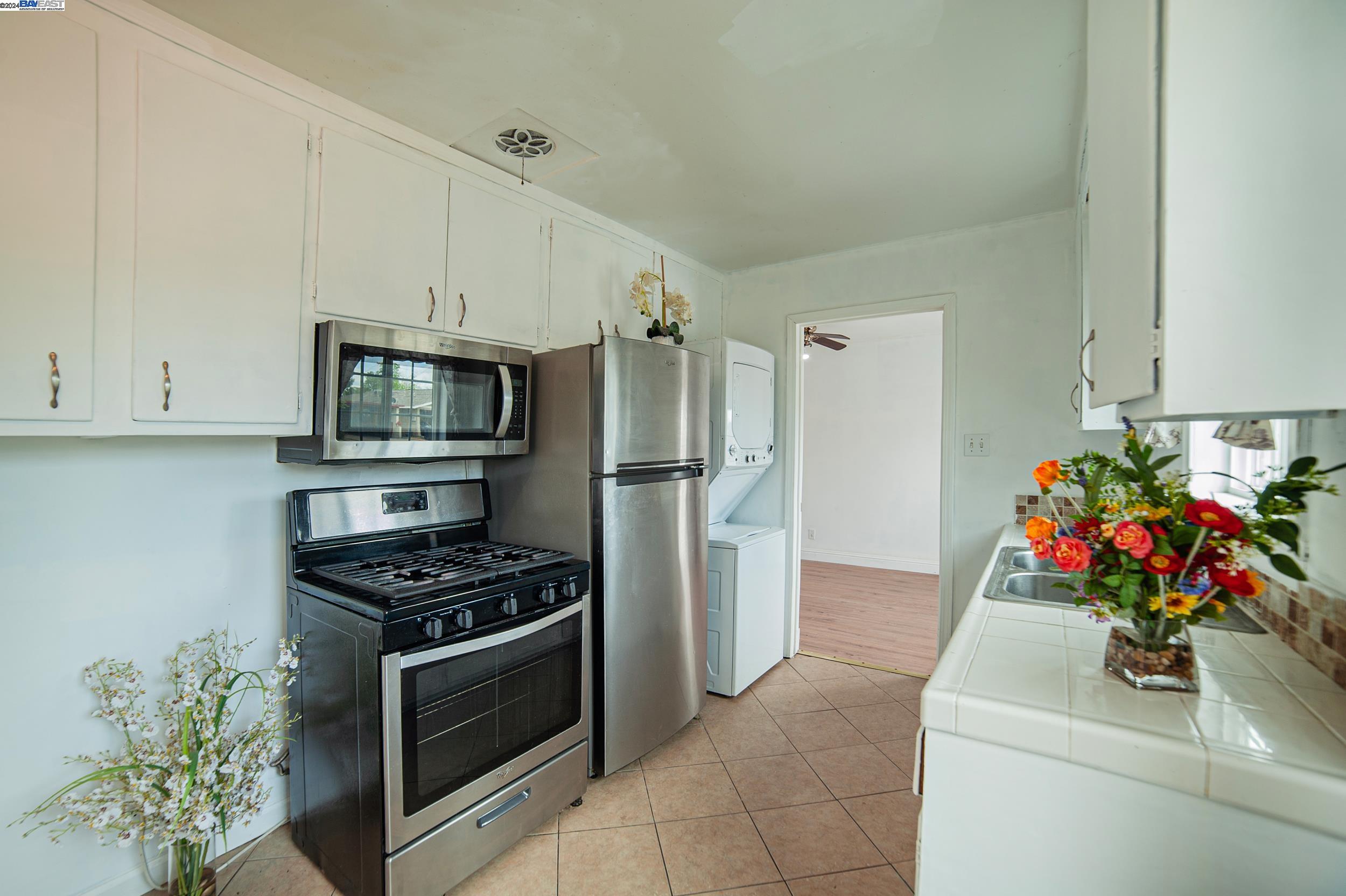 Detail Gallery Image 12 of 31 For 442 N I St, Livermore,  CA 94551 - 3 Beds | 1 Baths