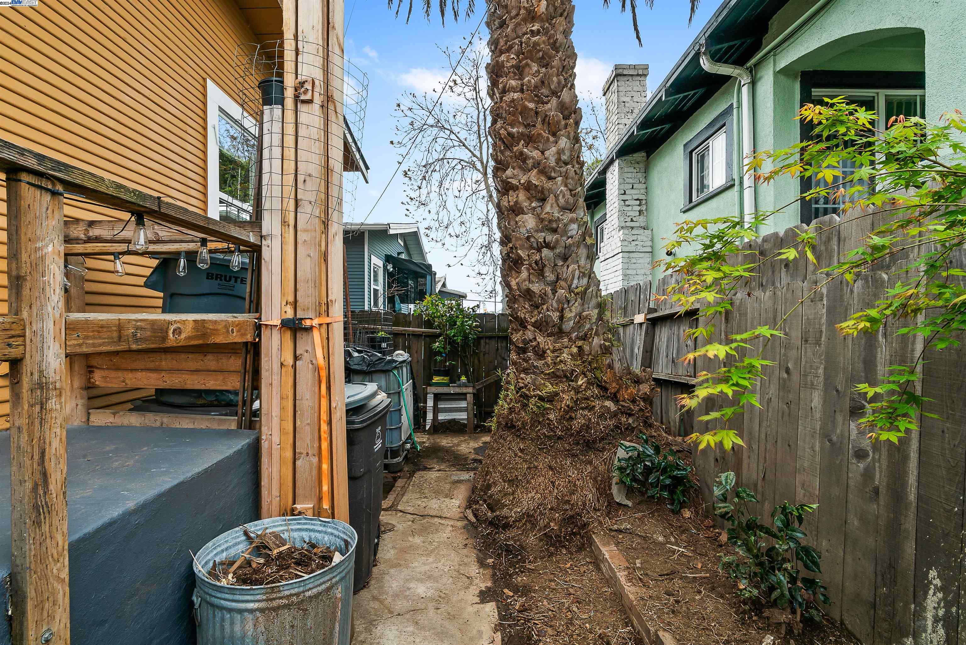 Detail Gallery Image 29 of 31 For 2933 Havenscourt Blvd, Oakland,  CA 94605 - 2 Beds | 1 Baths