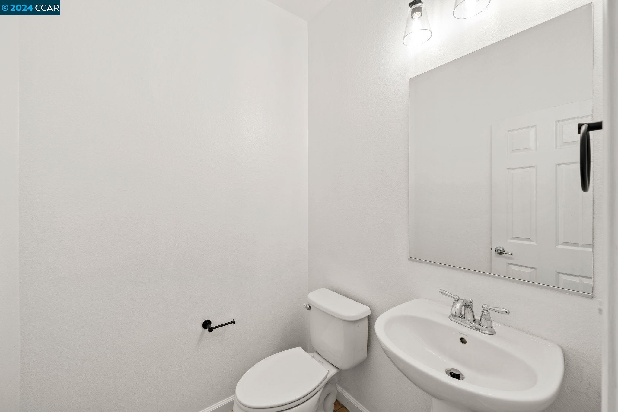 Detail Gallery Image 29 of 39 For 9444 Armstrong Dr, Oakland,  CA 94603 - 4 Beds | 2/1 Baths