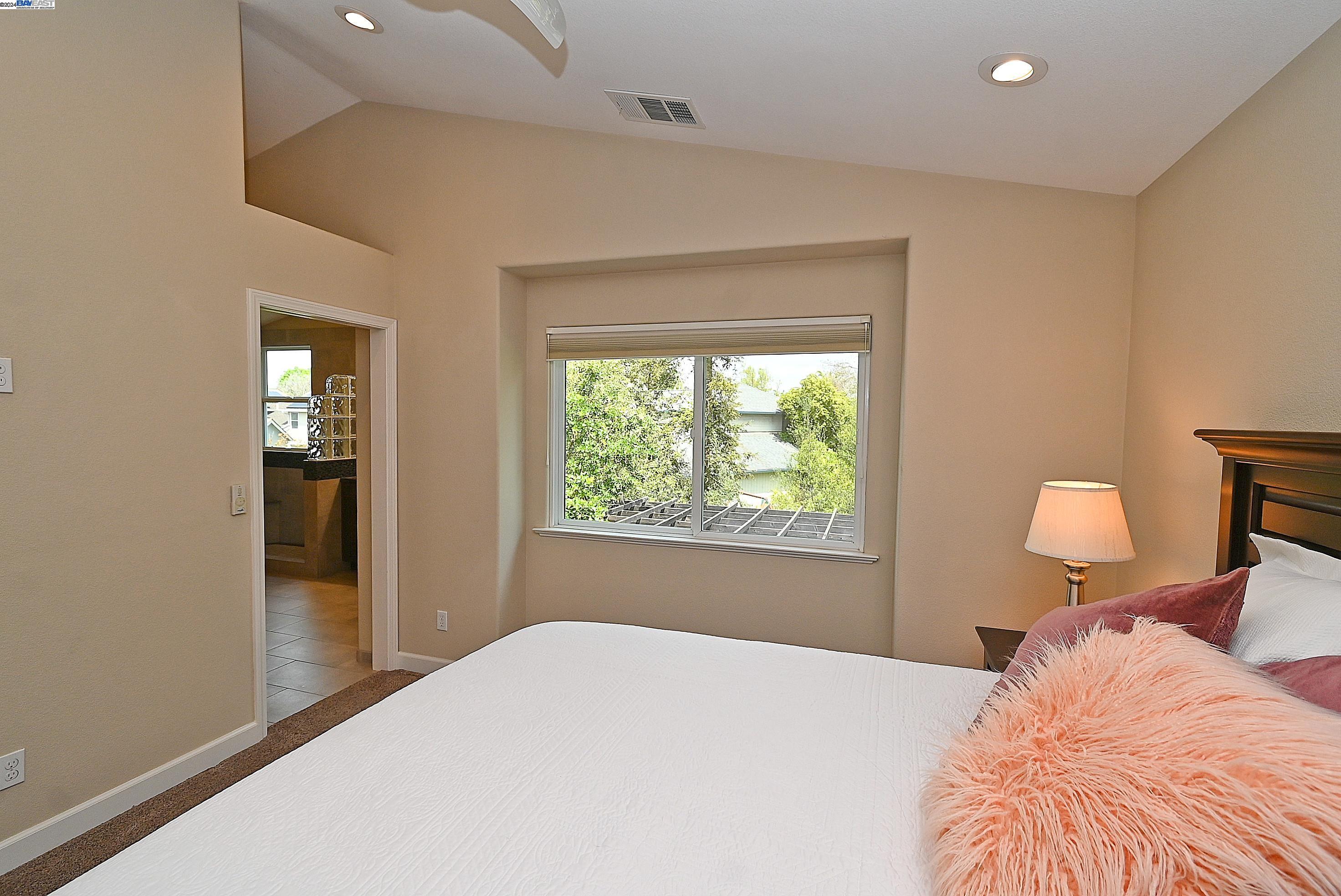 Detail Gallery Image 19 of 37 For 1811 Sinclair Dr, Pleasanton,  CA 94588 - 3 Beds | 2/1 Baths