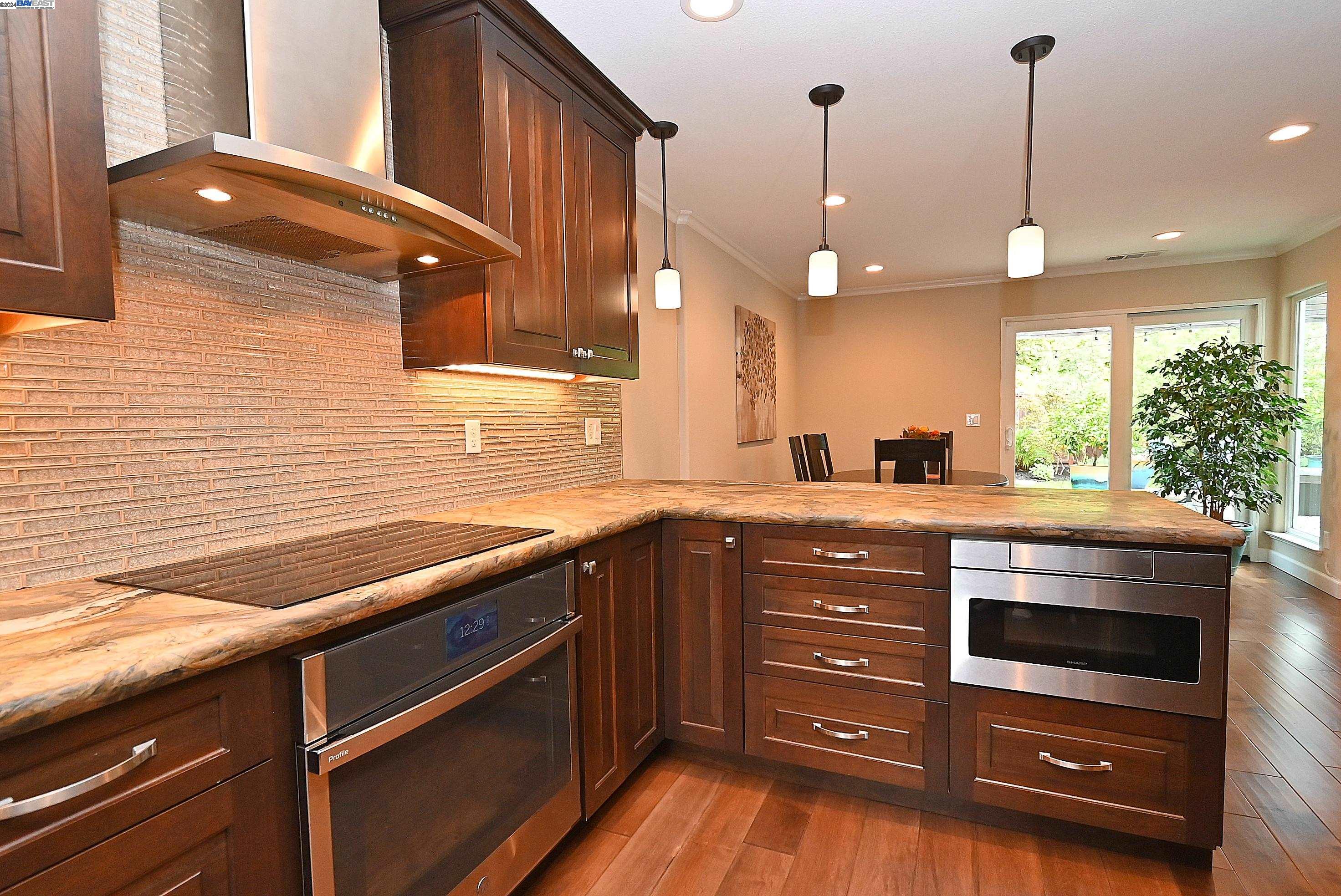 Detail Gallery Image 7 of 37 For 1811 Sinclair Dr, Pleasanton,  CA 94588 - 3 Beds | 2/1 Baths