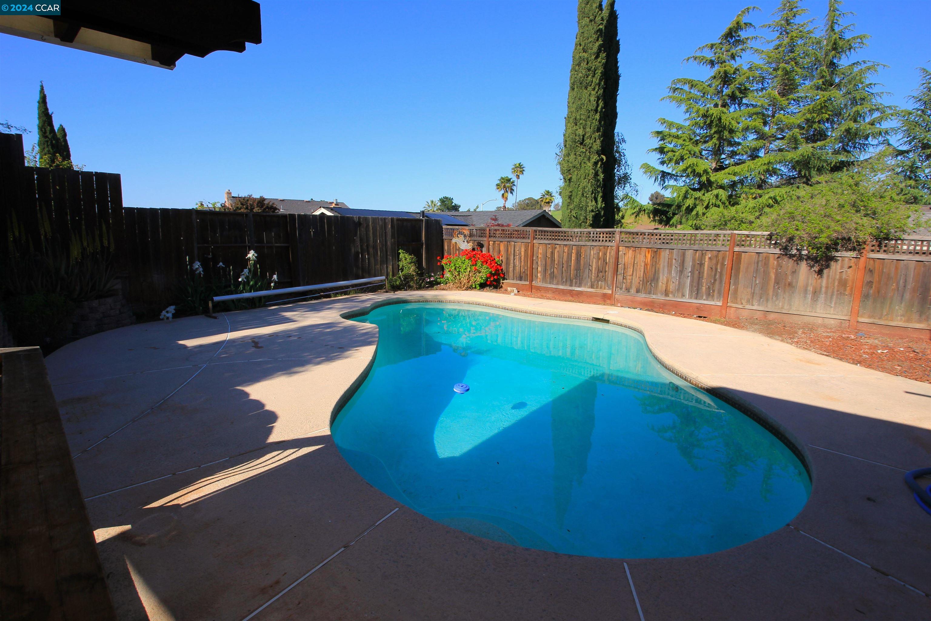 Detail Gallery Image 18 of 22 For 1163 Heavenly Dr, Martinez,  CA 94553 - 4 Beds | 2/1 Baths