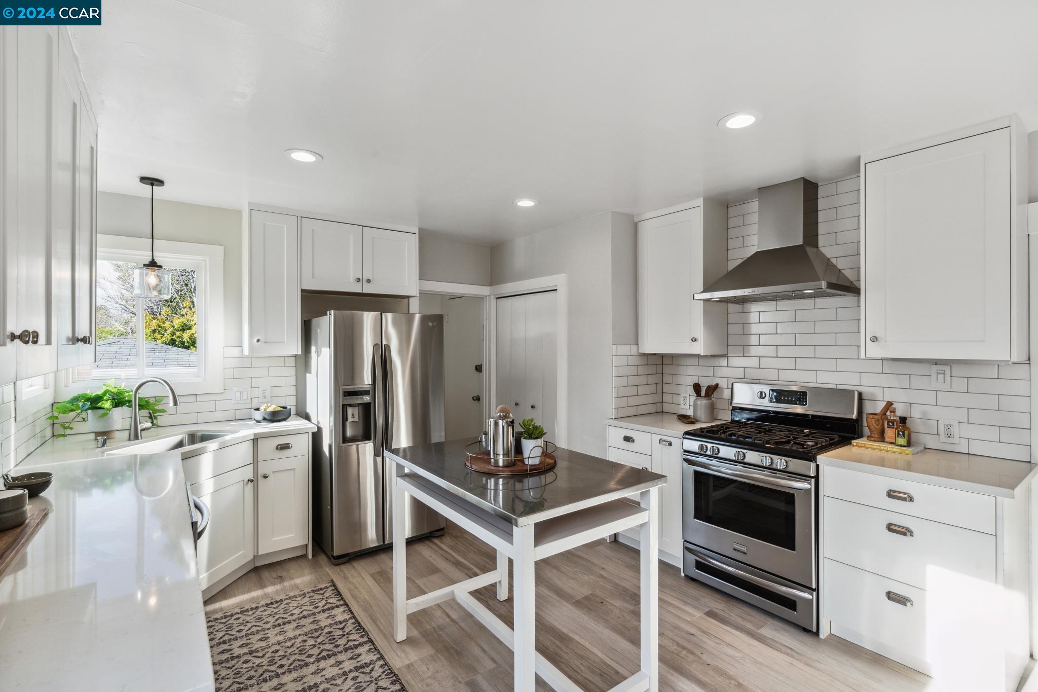 Detail Gallery Image 21 of 45 For 1517 Lincoln St, Berkeley,  CA 94703 - 3 Beds | 1 Baths