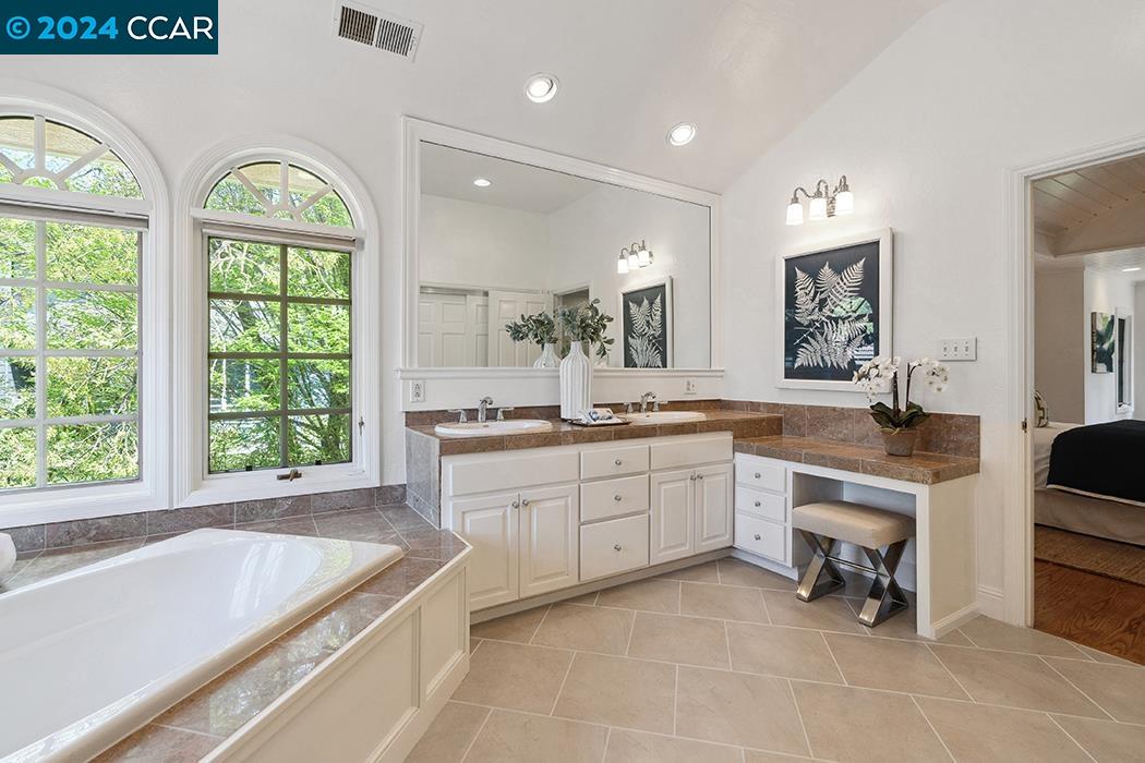 Detail Gallery Image 29 of 48 For 29 Brookside Rd, Orinda,  CA 94563 - 5 Beds | 4 Baths